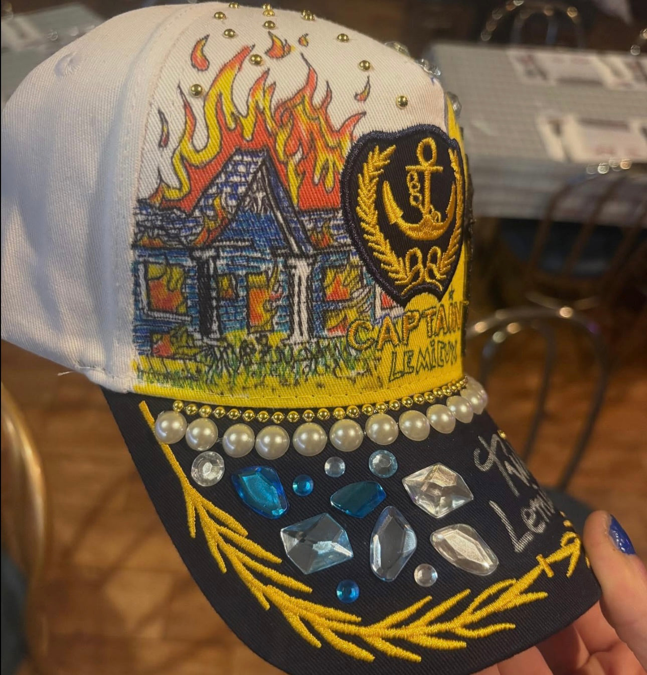 Casquette unique ( fait à la main )
