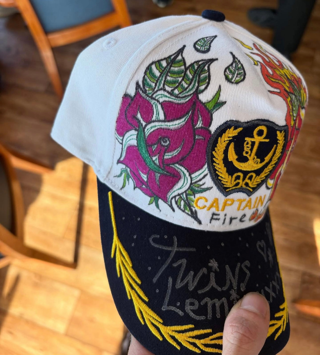 Casquette unique ( fait à la main )