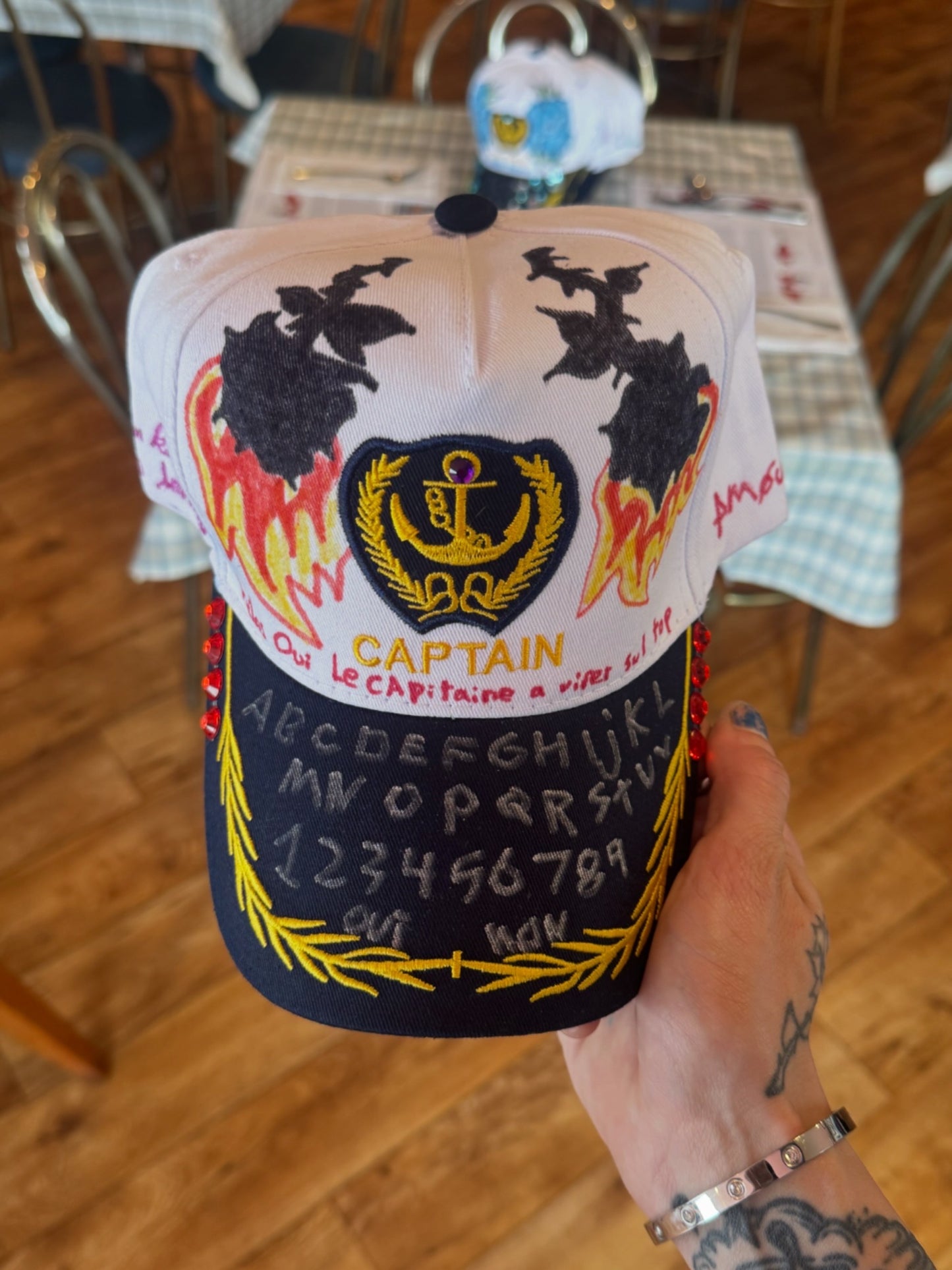 Casquette unique ( fait à la main )