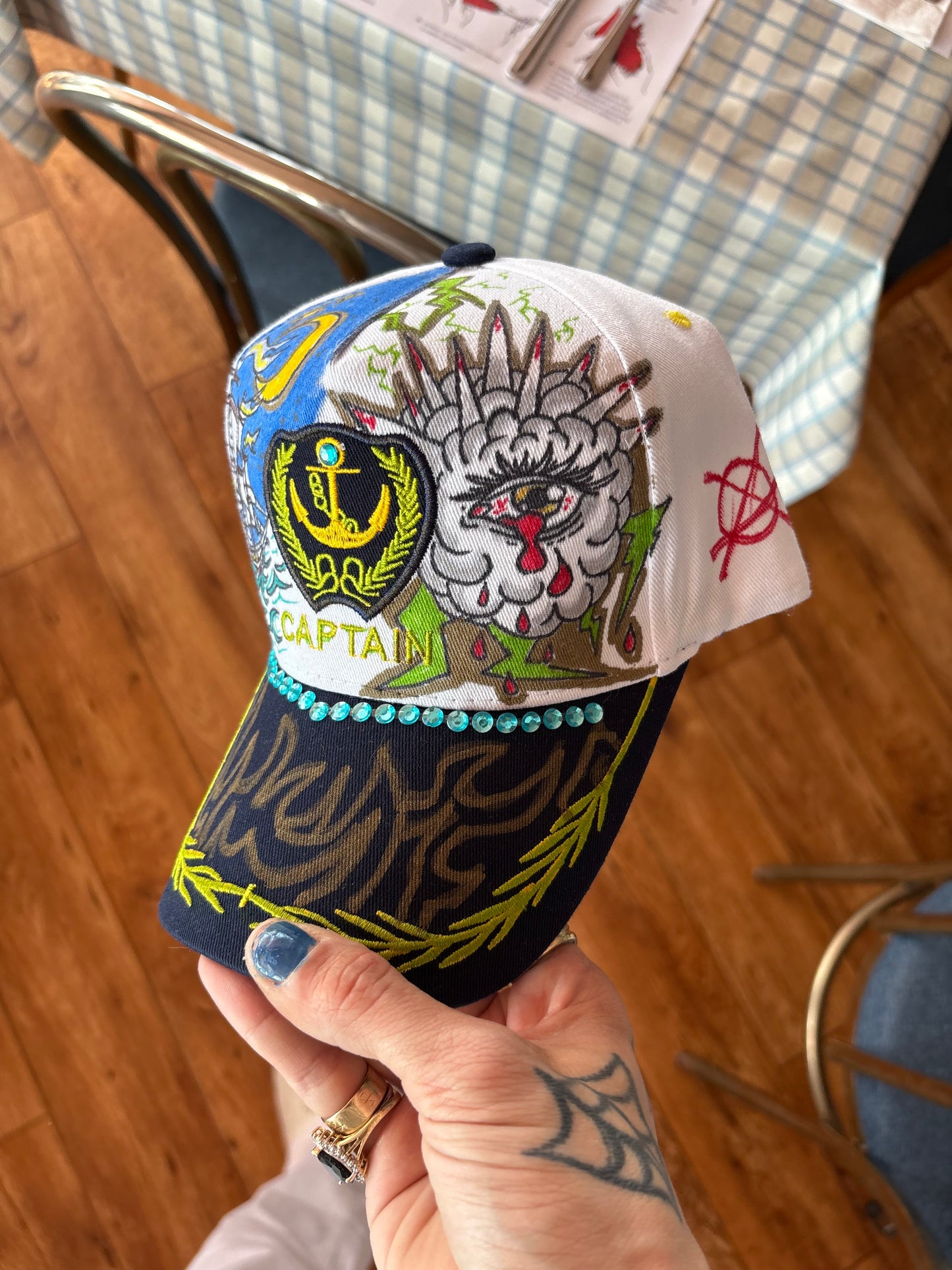 Casquette unique ( fait à la main )
