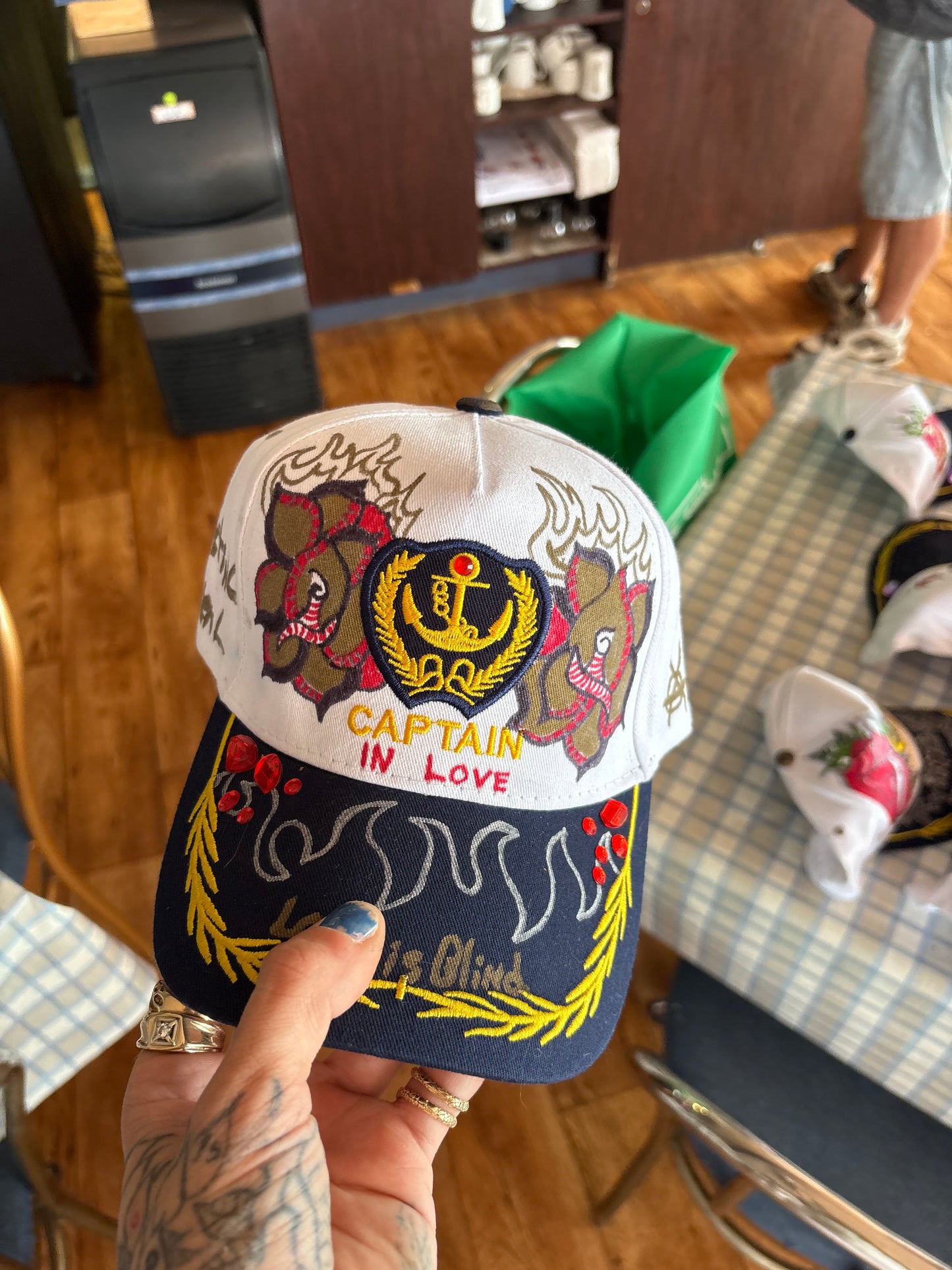 Casquette unique ( fait à la main )
