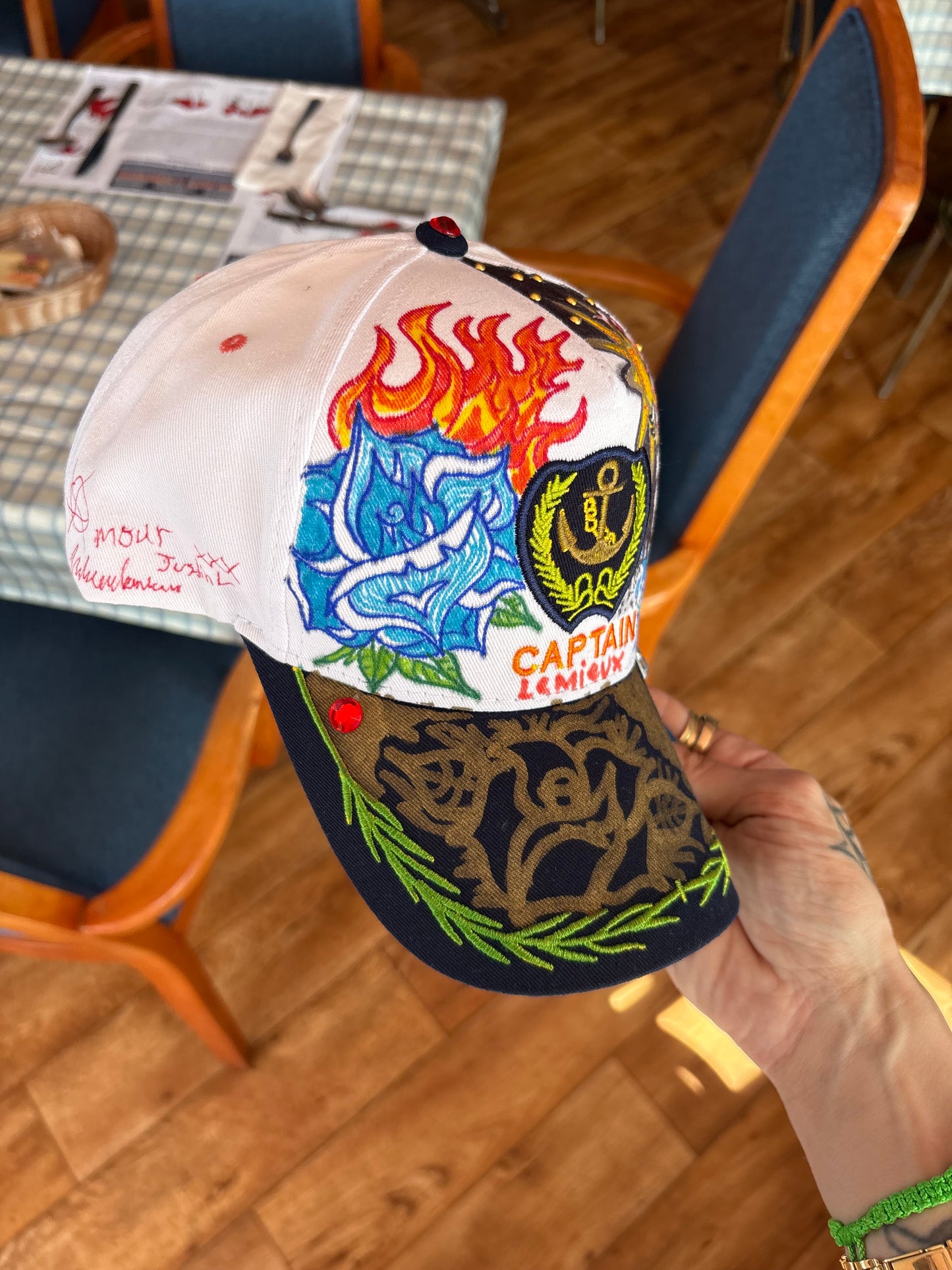 Casquette unique ( fait à la main )