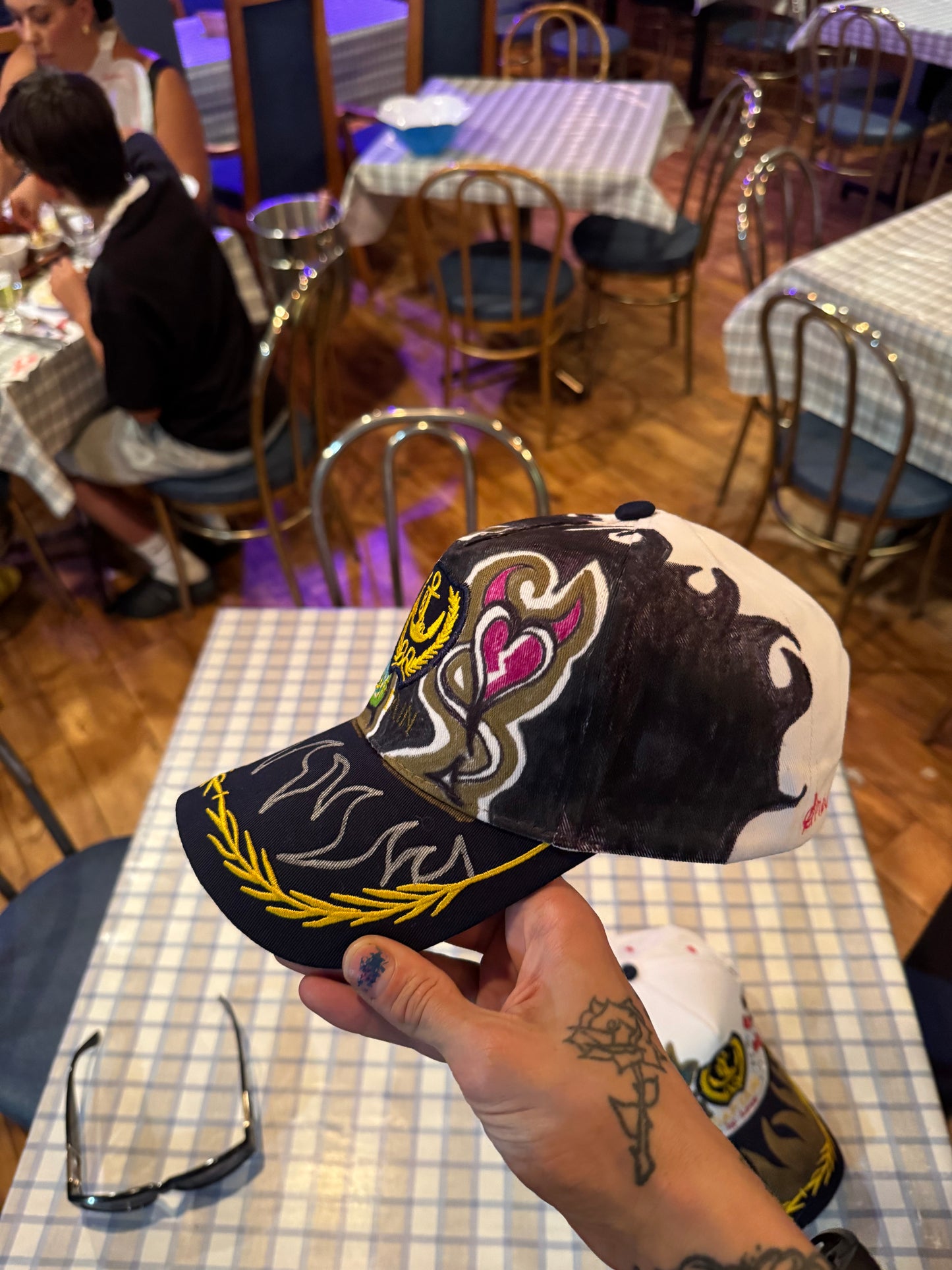 Casquette unique ( fait à la main )