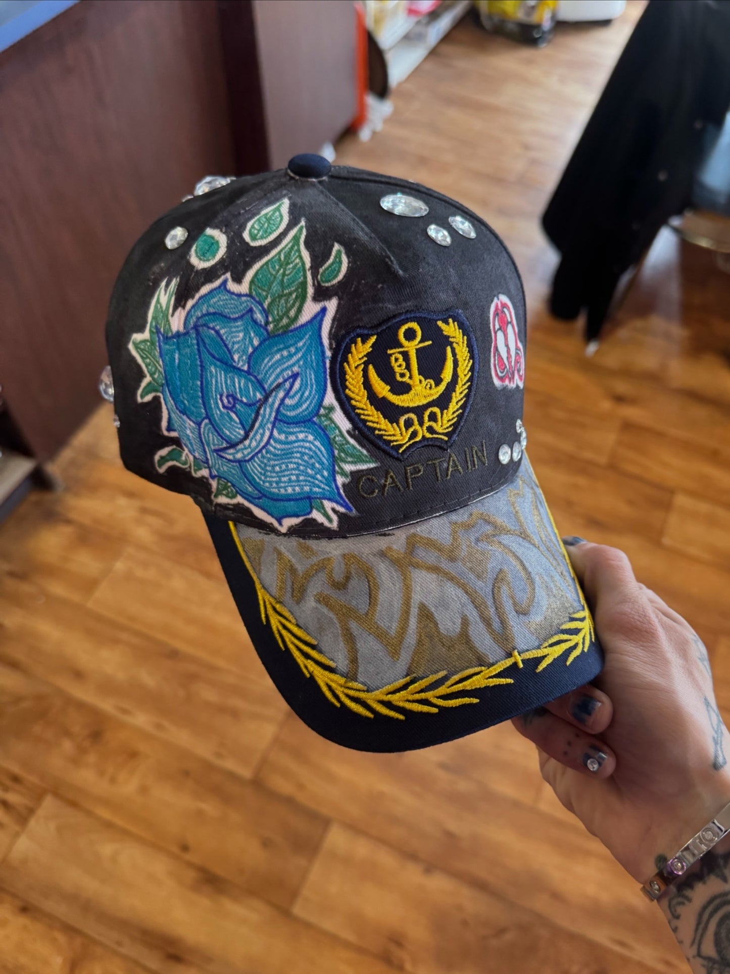 Casquette unique ( fait à la main )