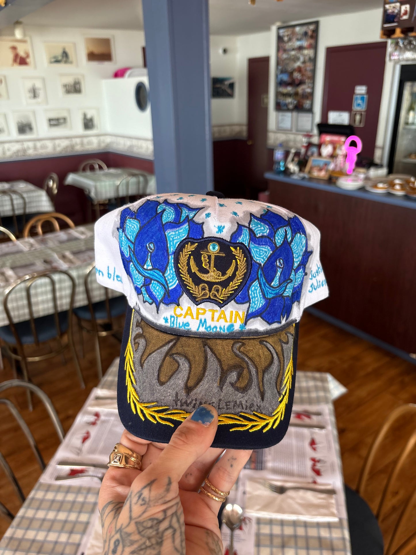 Casquette unique ( fait à la main )