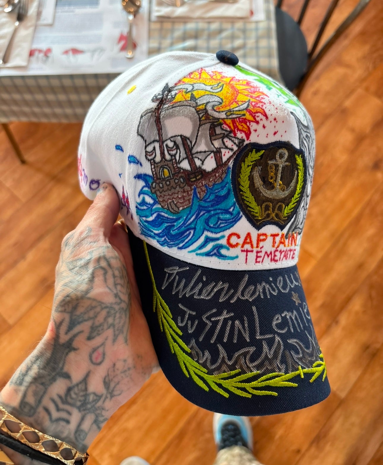 Casquette unique ( fait à la main )