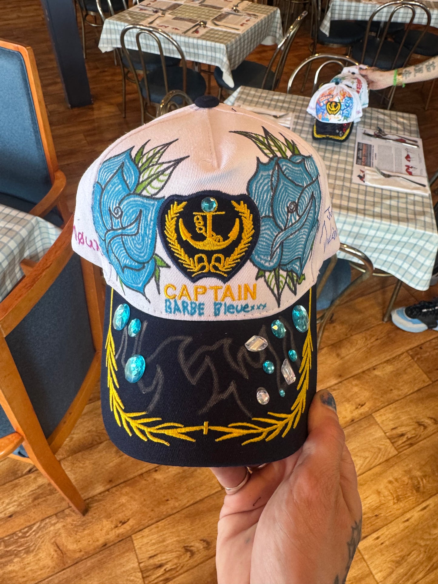 Casquette unique ( fait à la main )