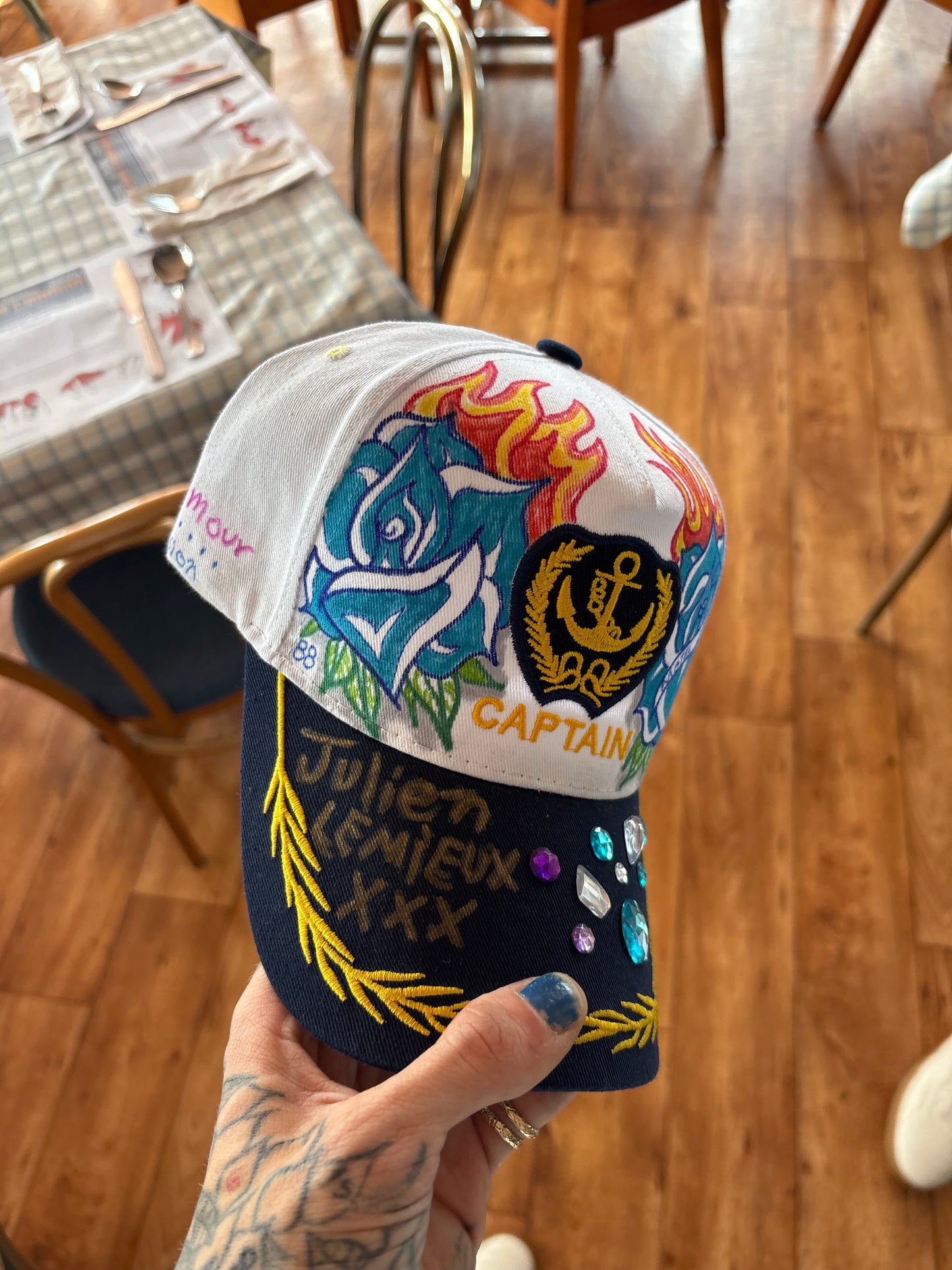 Casquette unique ( fait à la main )