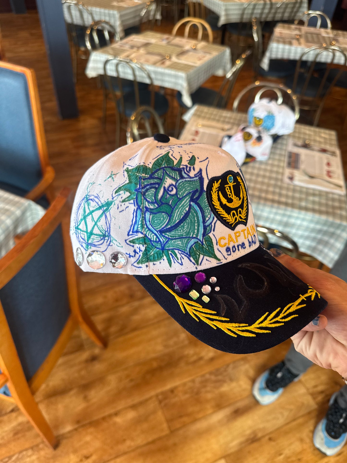 Casquette unique ( fait à la main )