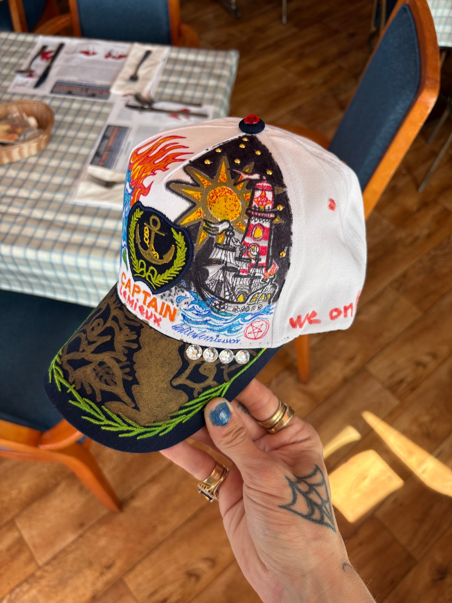 Casquette unique ( fait à la main )