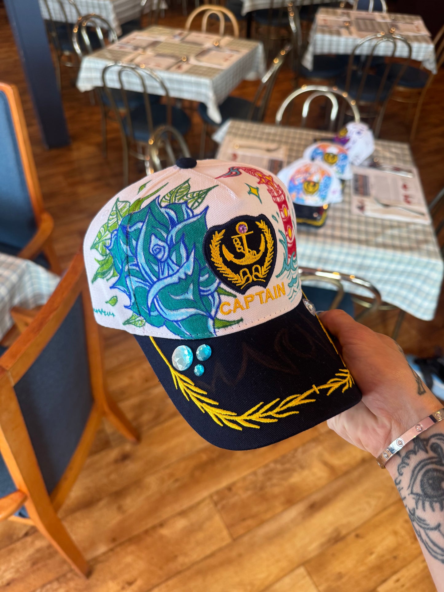 Casquette unique ( fait à la main )