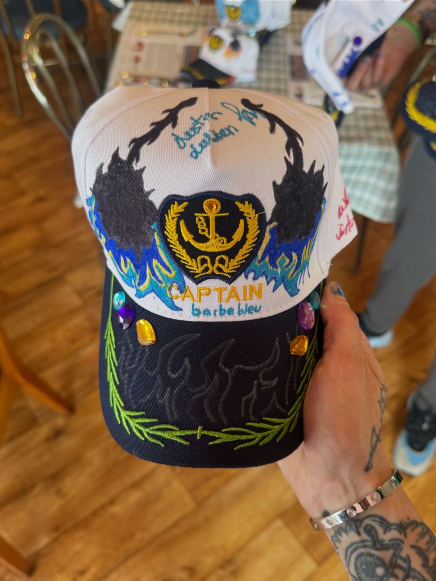 Casquette unique ( fait à la main )