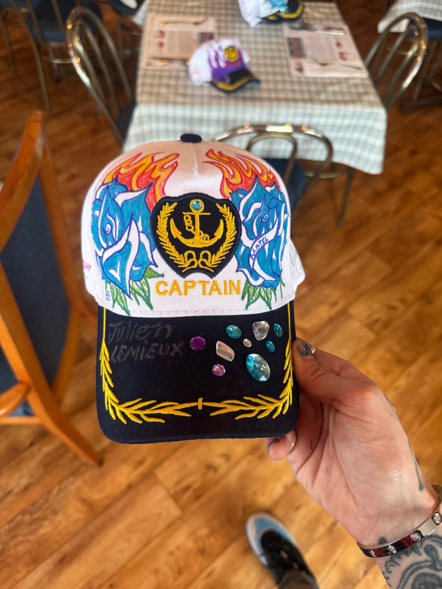 Casquette unique ( fait à la main )