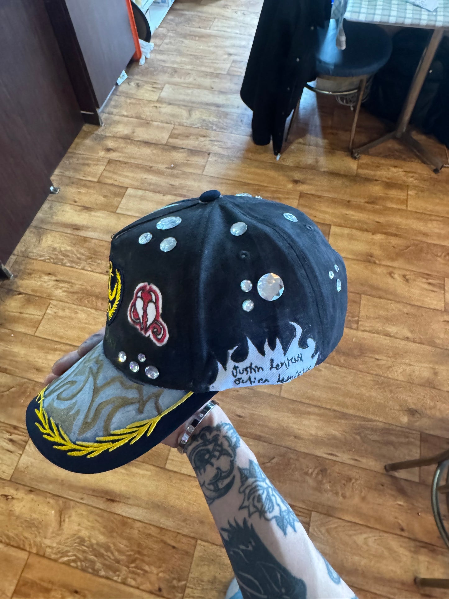 Casquette unique ( fait à la main )