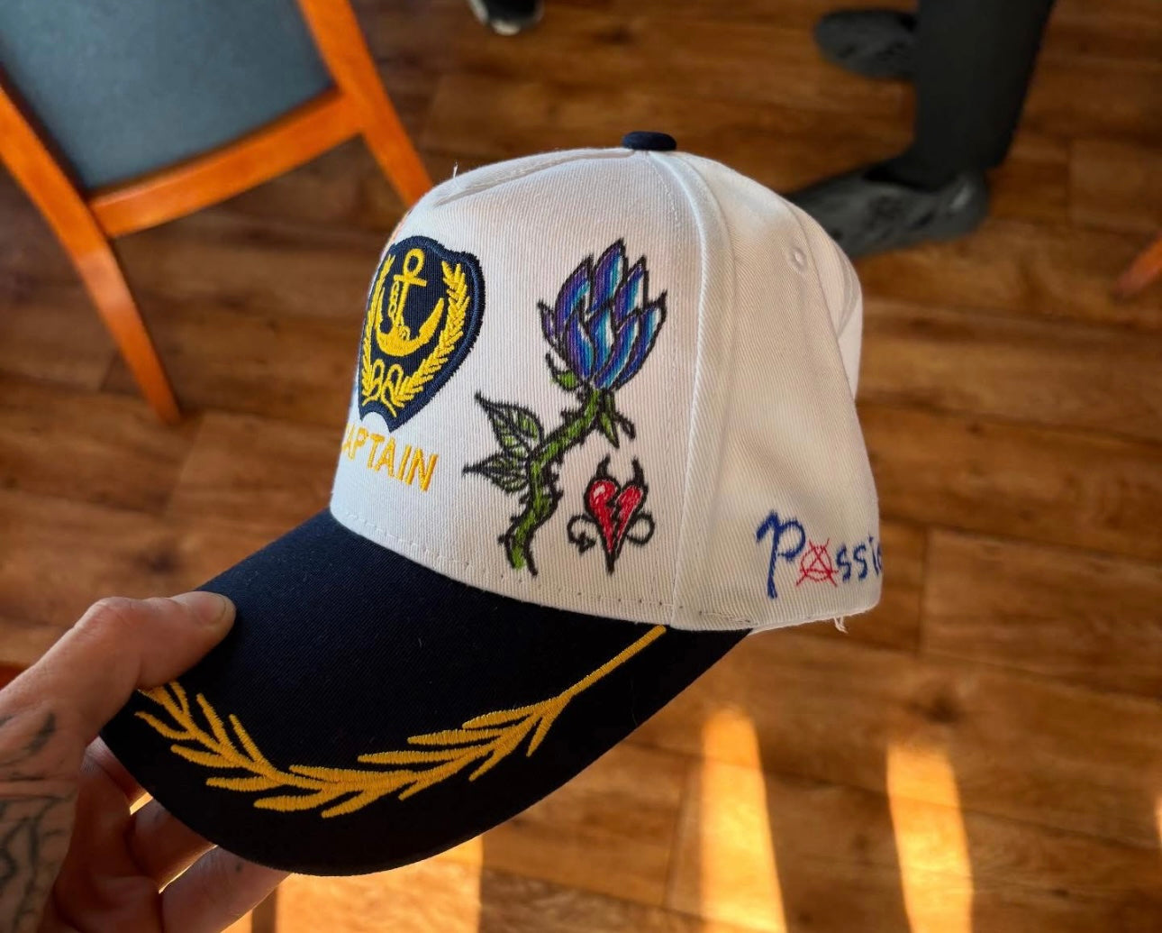 Casquette unique ( fait à la main )