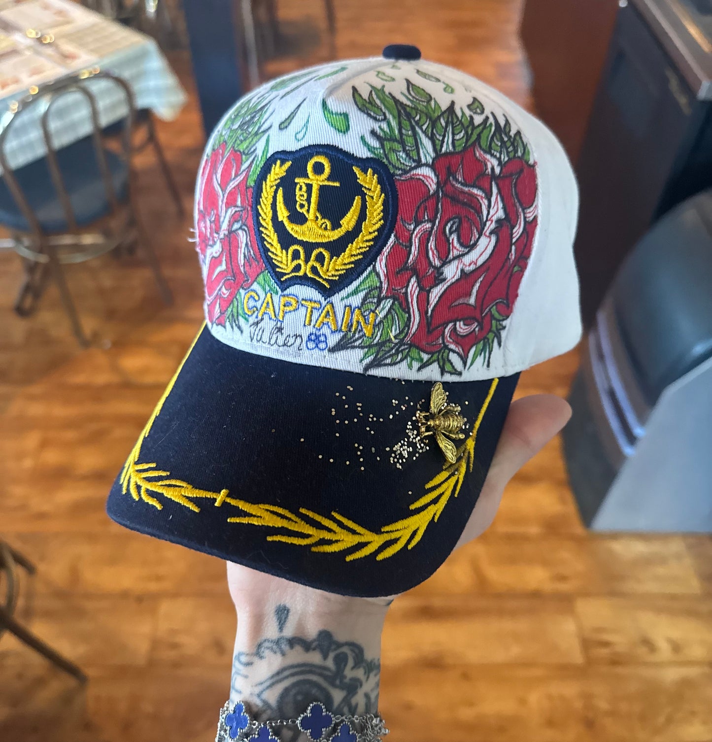 Casquette unique ( fait à la main )
