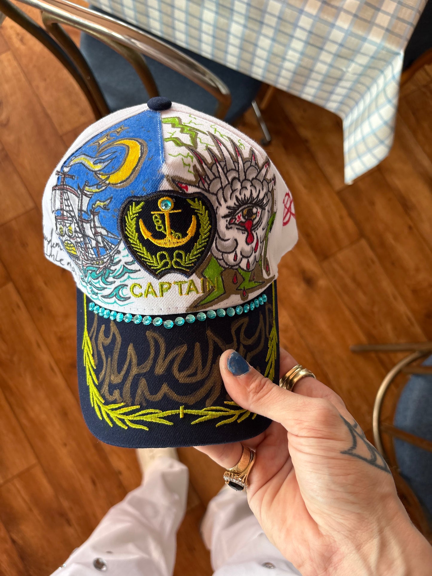 Casquette unique ( fait à la main )