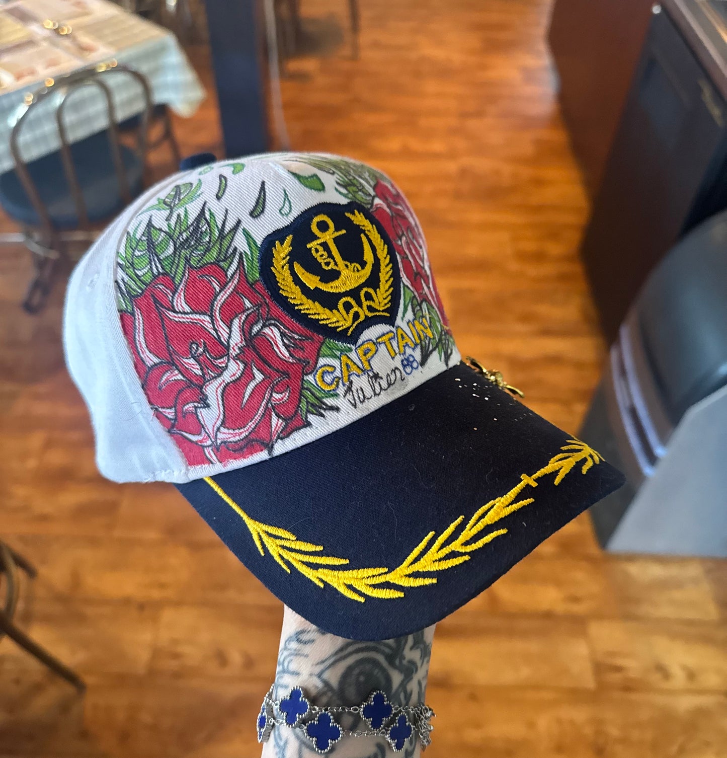 Casquette unique ( fait à la main )