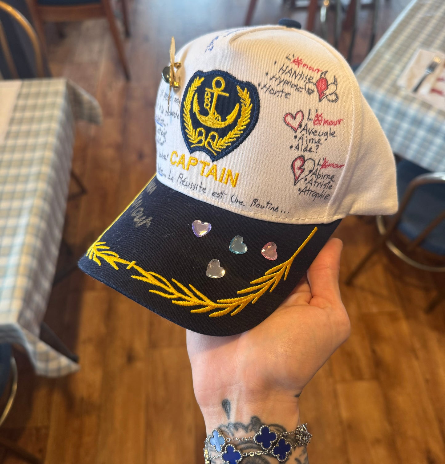 Casquette unique ( fait à la main )
