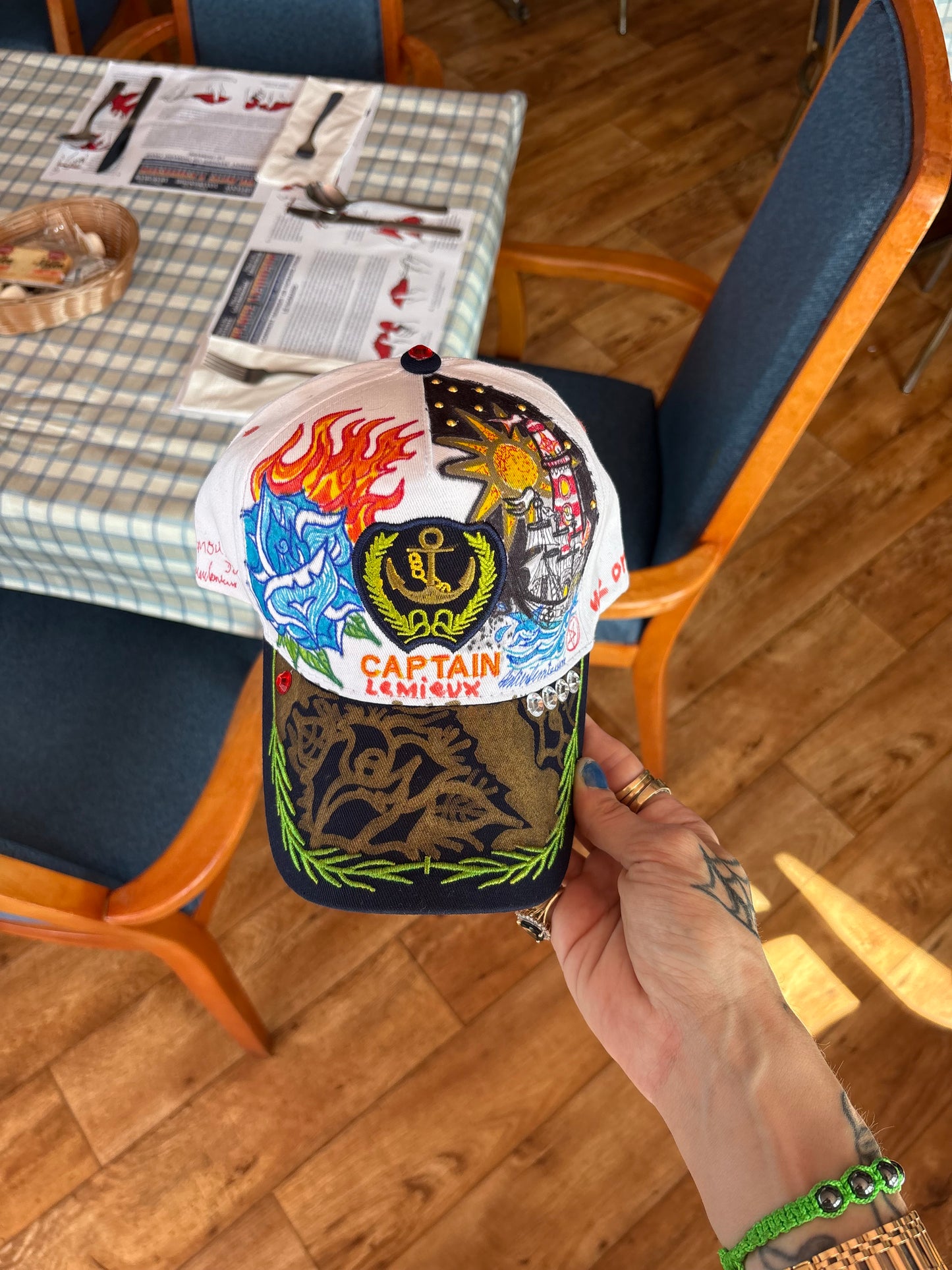 Casquette unique ( fait à la main )
