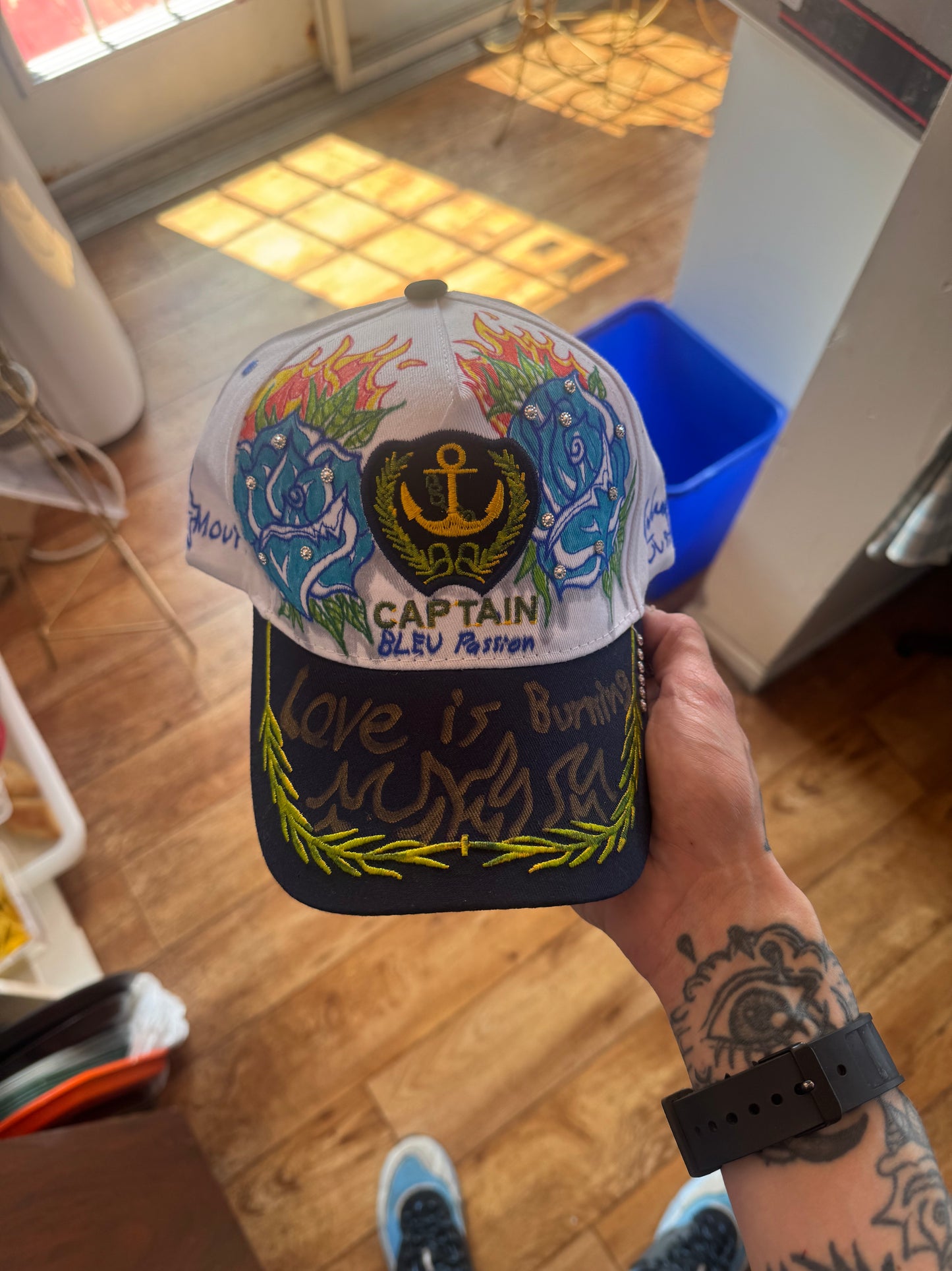 Casquette unique ( fait à la main )