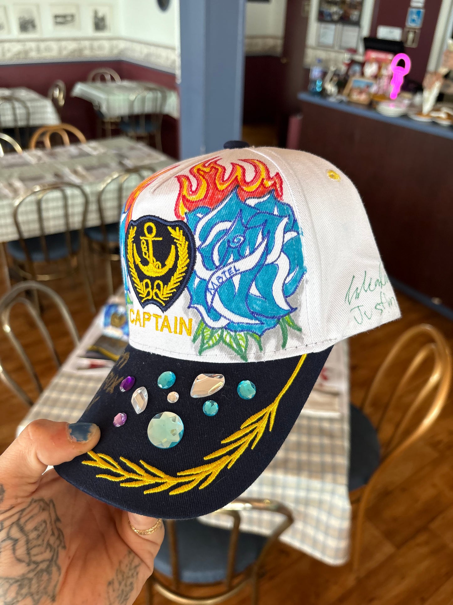 Casquette unique ( fait à la main )