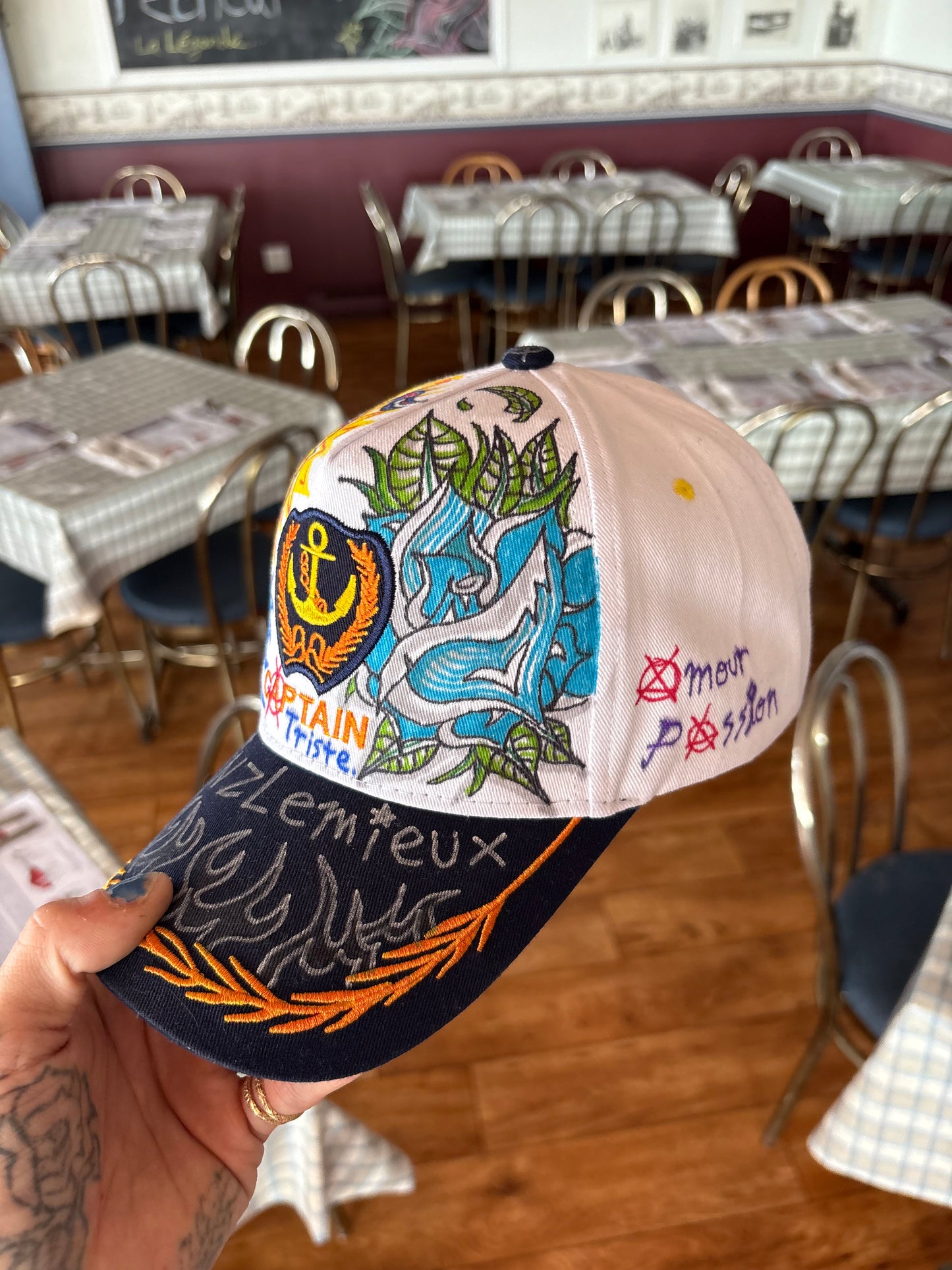 Casquette unique ( fait à la main )