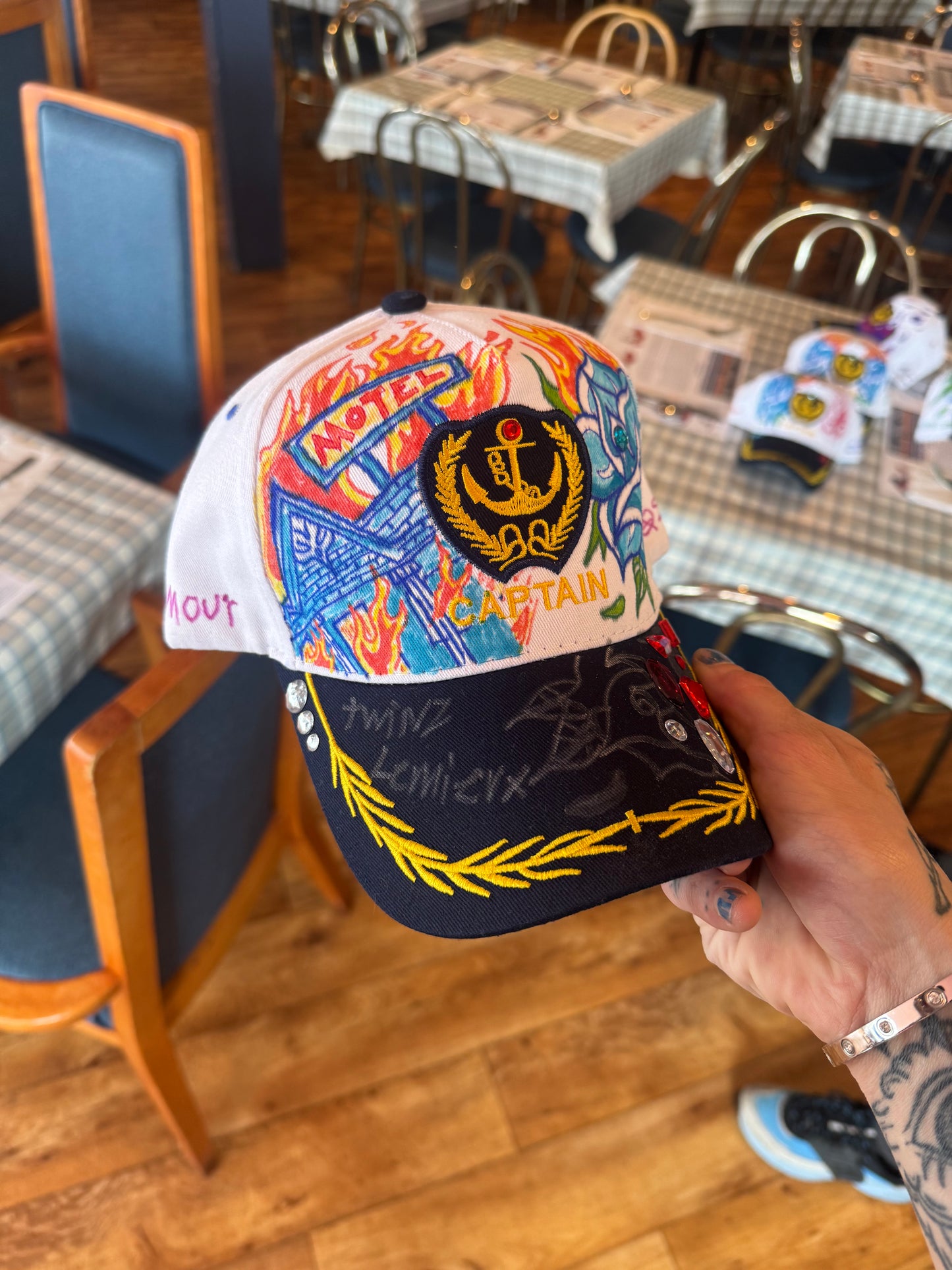 Casquette unique ( fait à la main )
