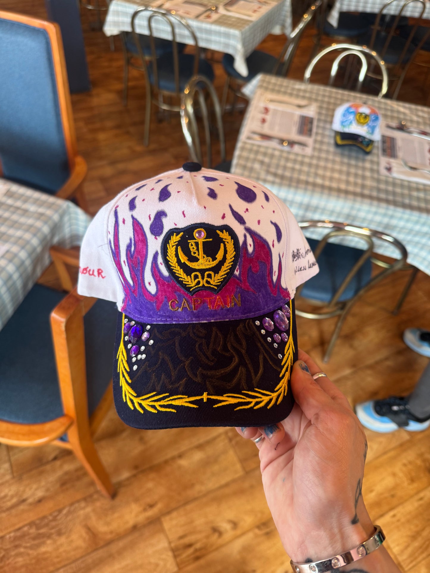 Casquette unique ( fait à la main )