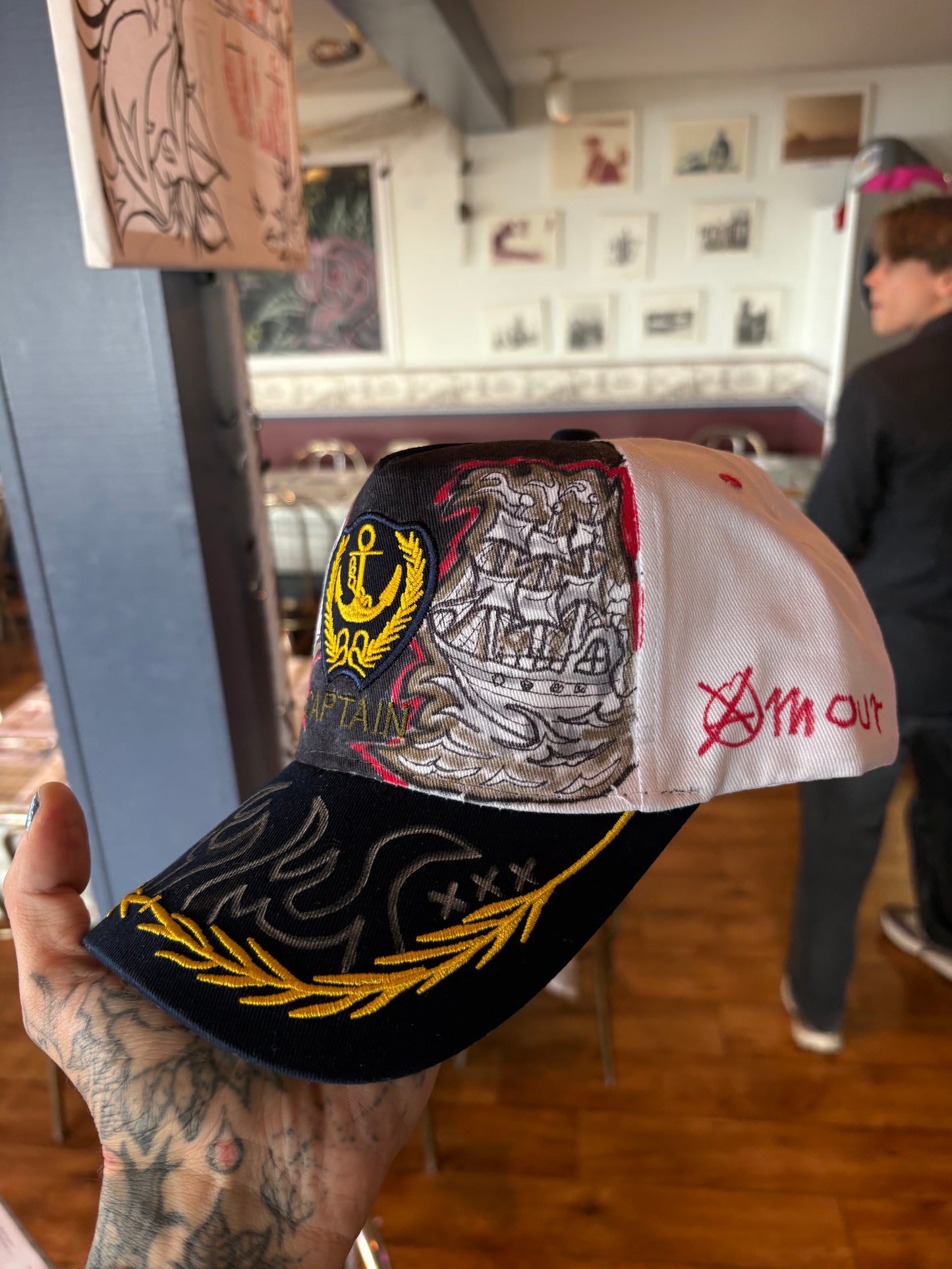 Casquette unique ( fait à la main )