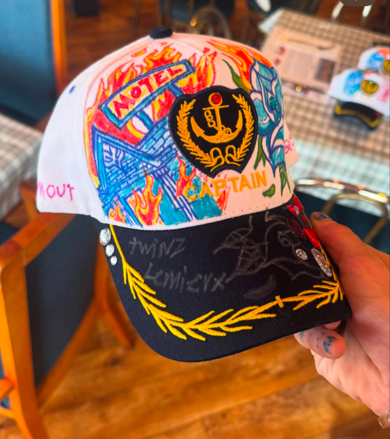 Casquette unique ( fait à la main )
