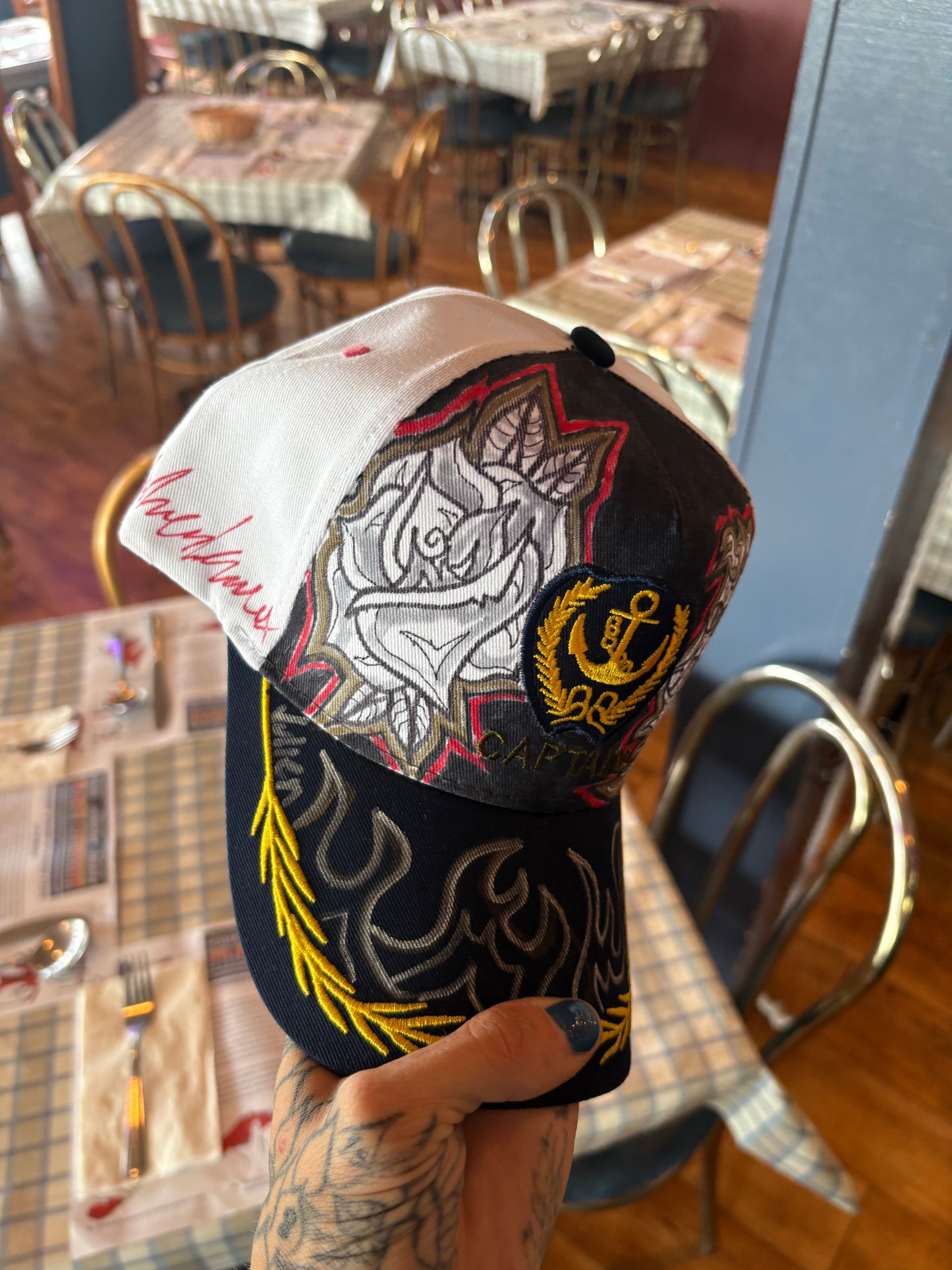 Casquette unique ( fait à la main )