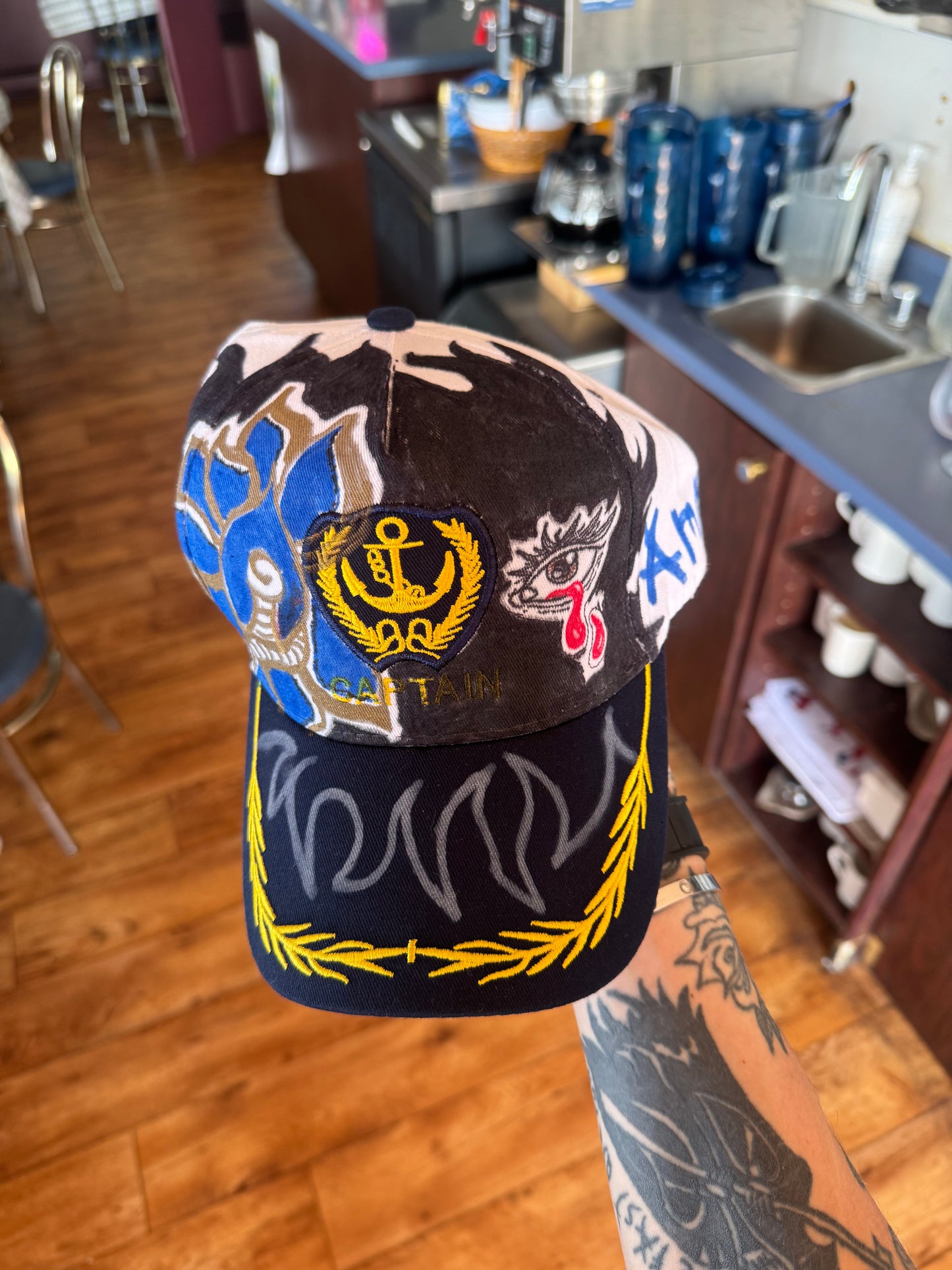 Casquette unique ( fait à la main )
