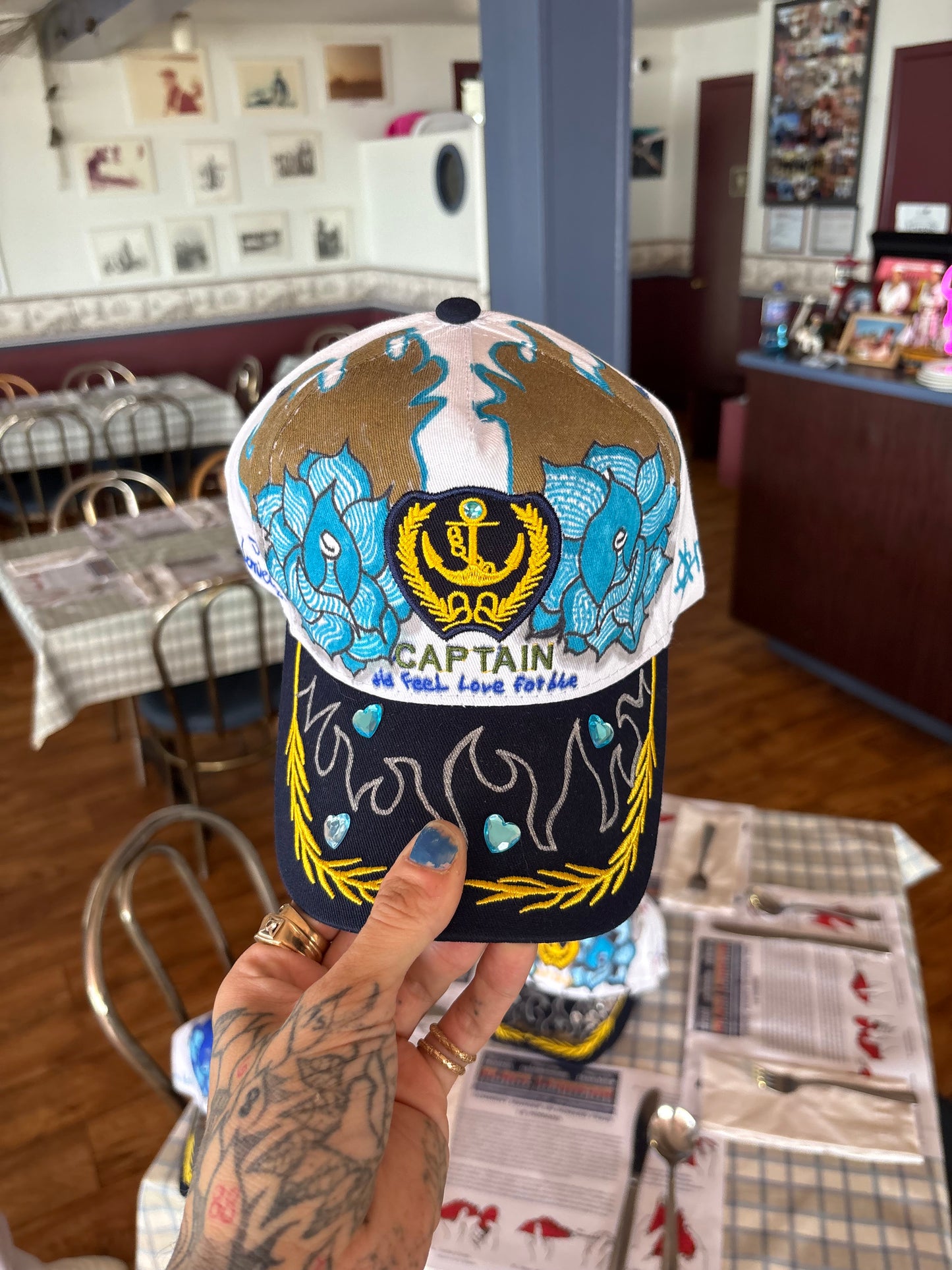 Casquette unique ( fait à la main )