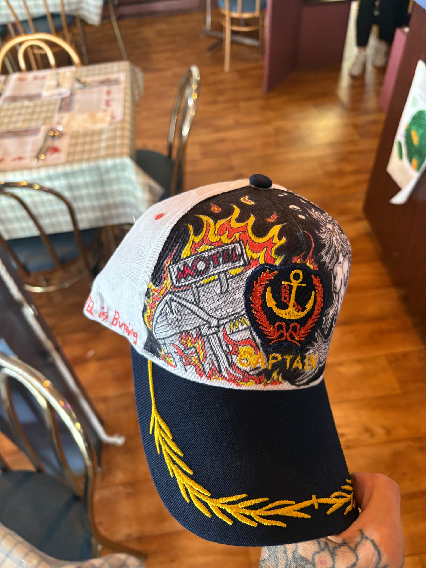 Casquette unique ( fait à la main )
