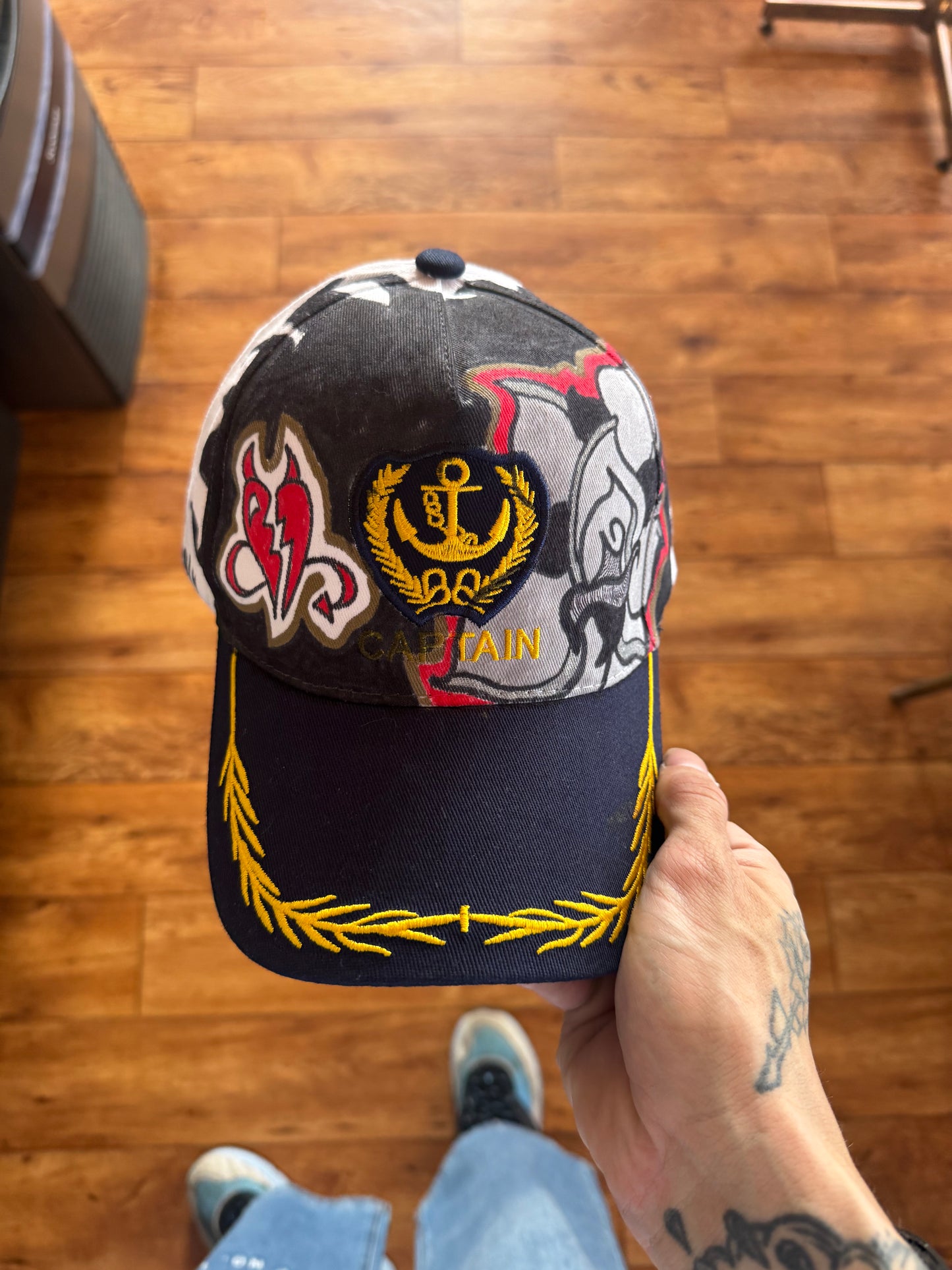 Casquette unique ( fait à la main )
