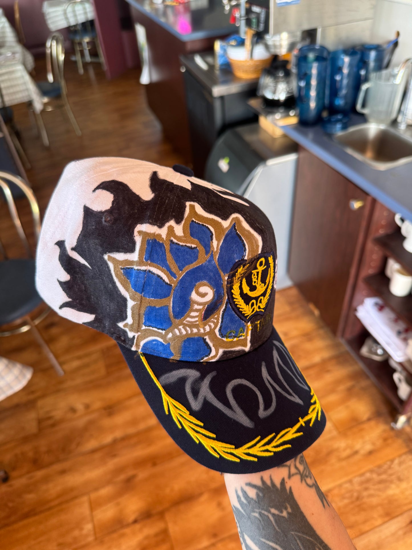 Casquette unique ( fait à la main )