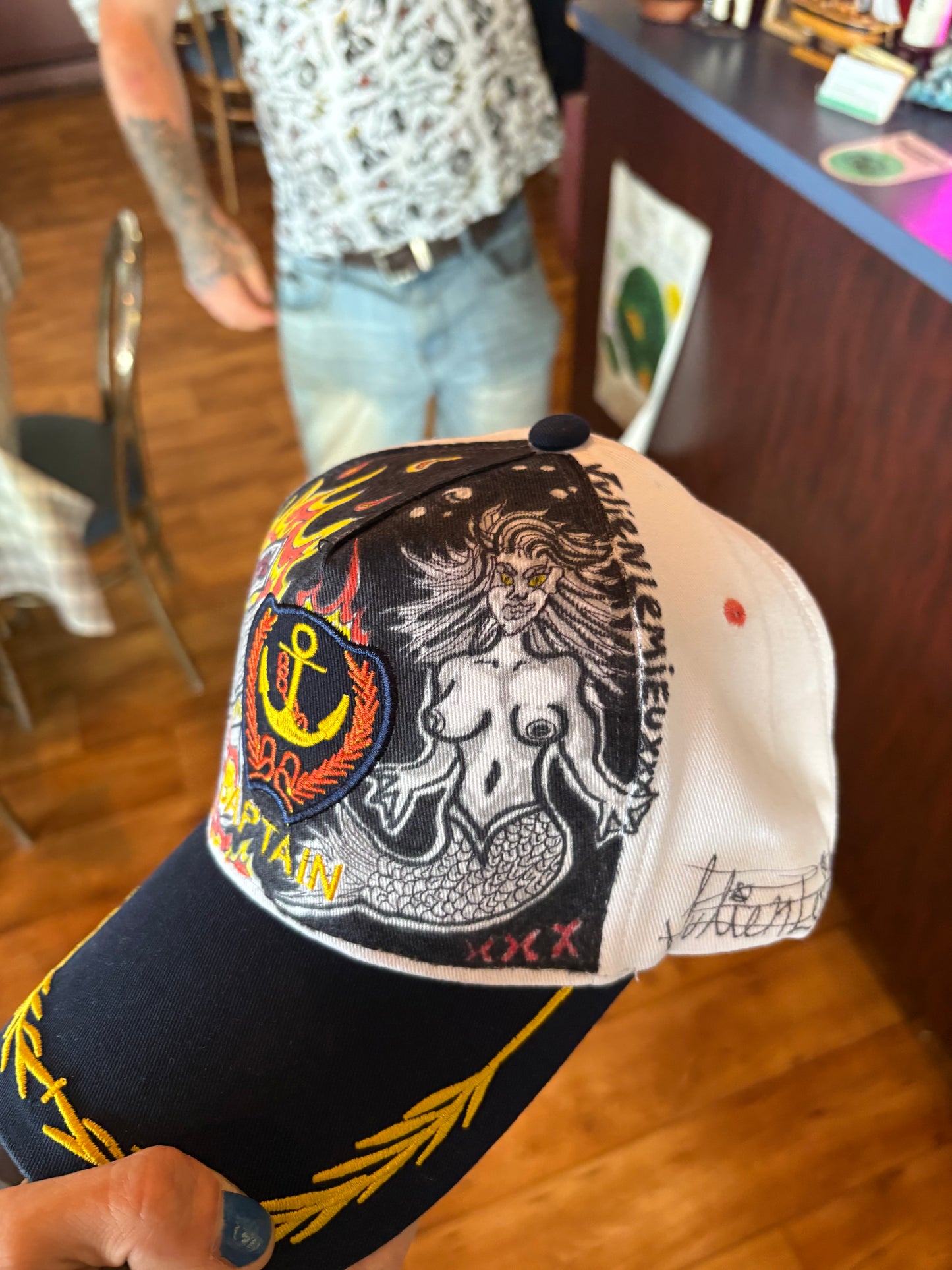 Casquette unique ( fait à la main )