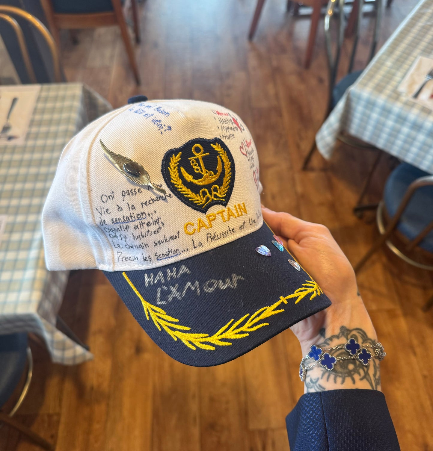 Casquette unique ( fait à la main )