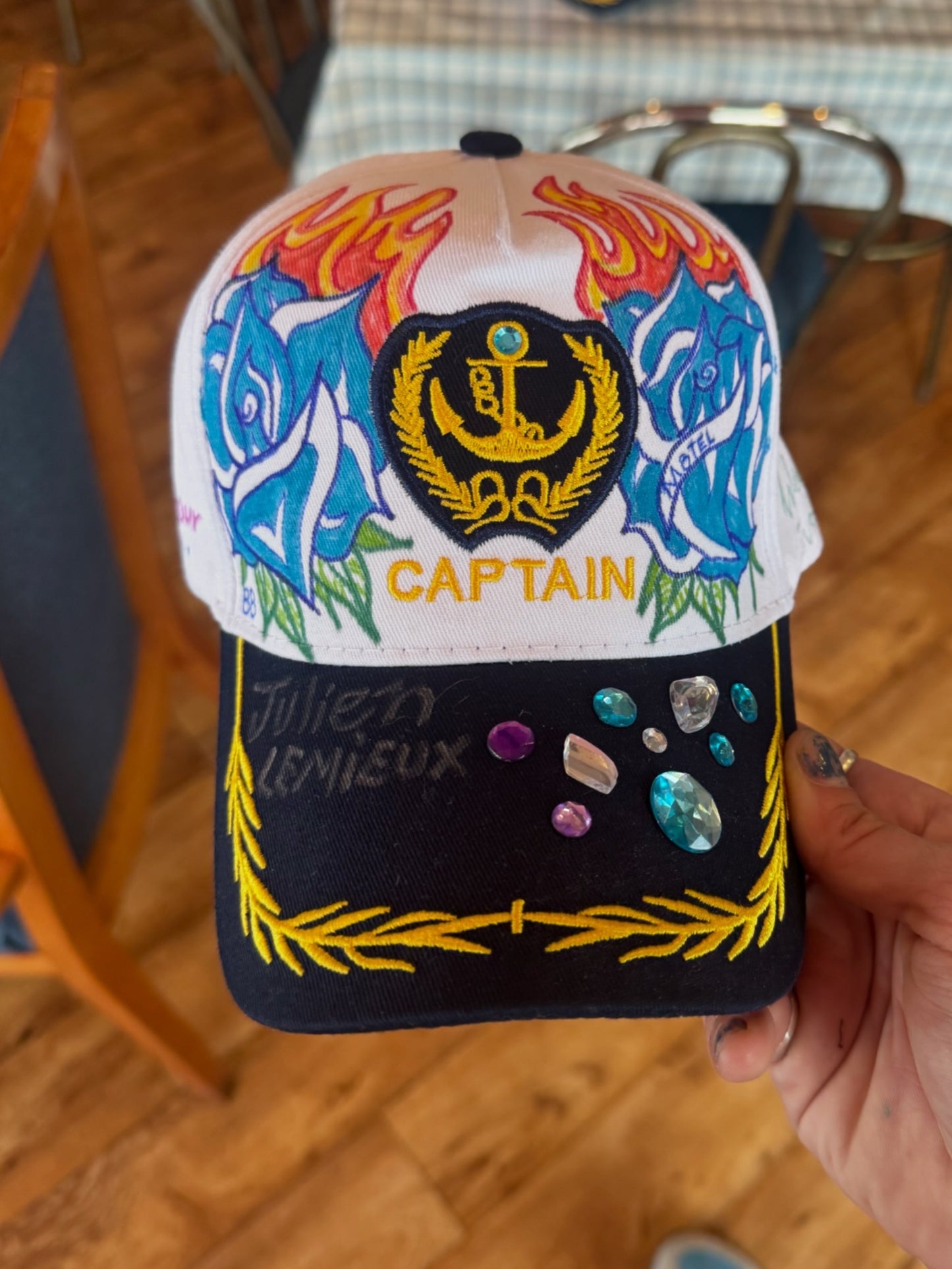 Casquette unique ( fait à la main )