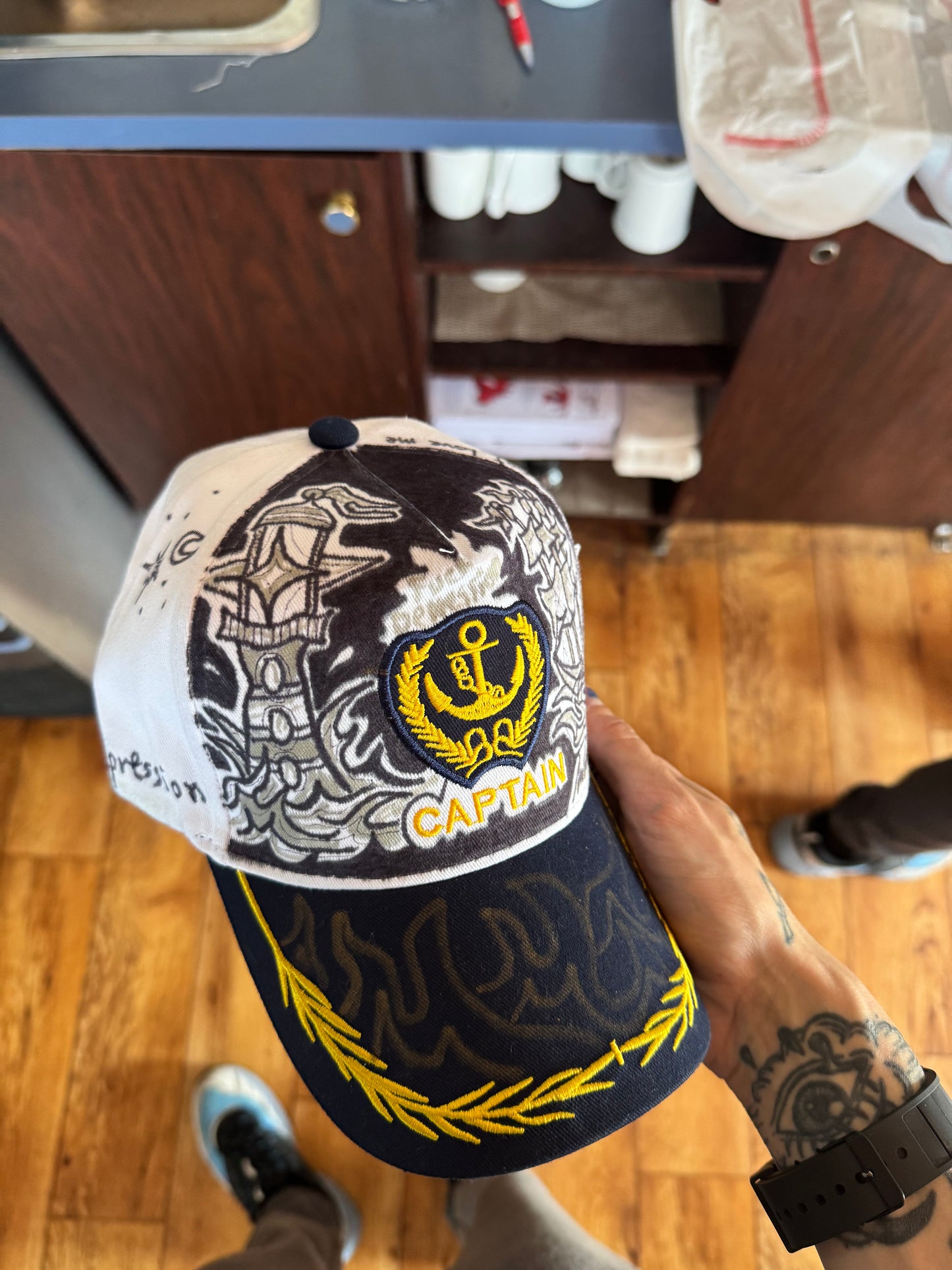 Casquette unique ( fait à la main )