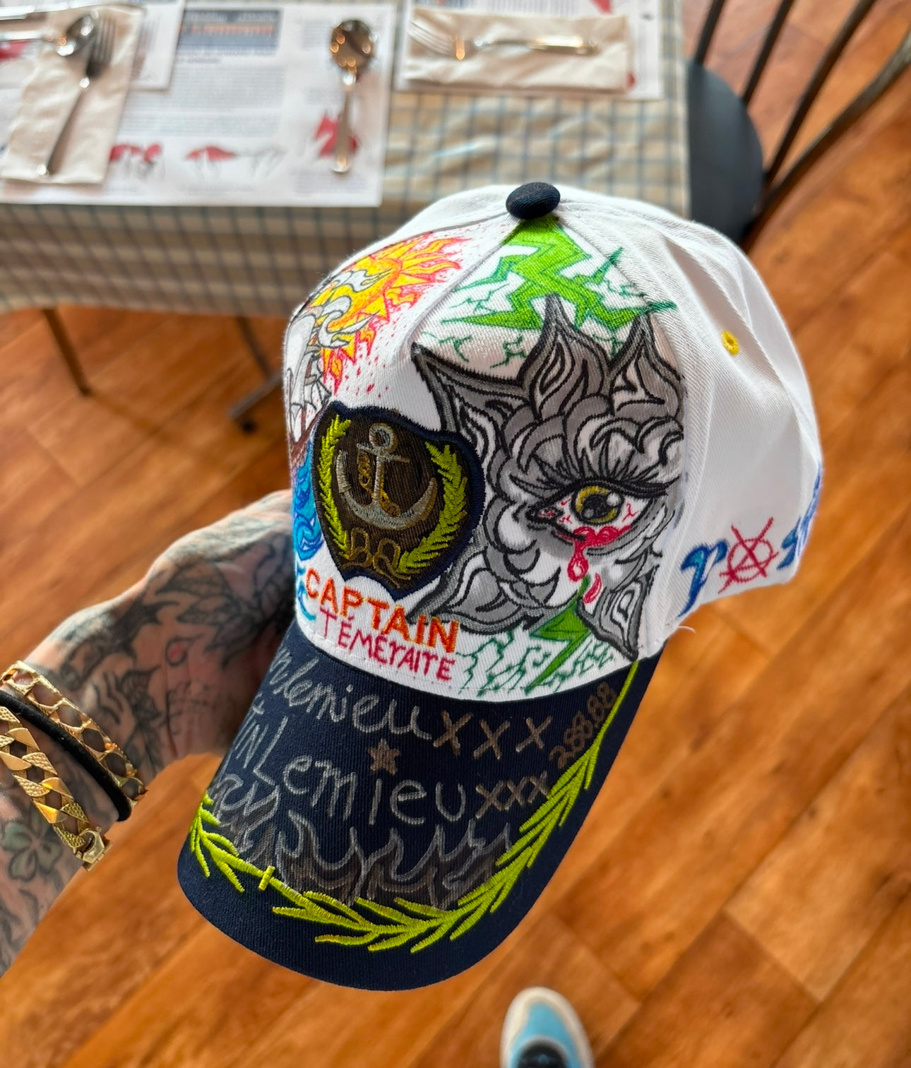 Casquette unique ( fait à la main )