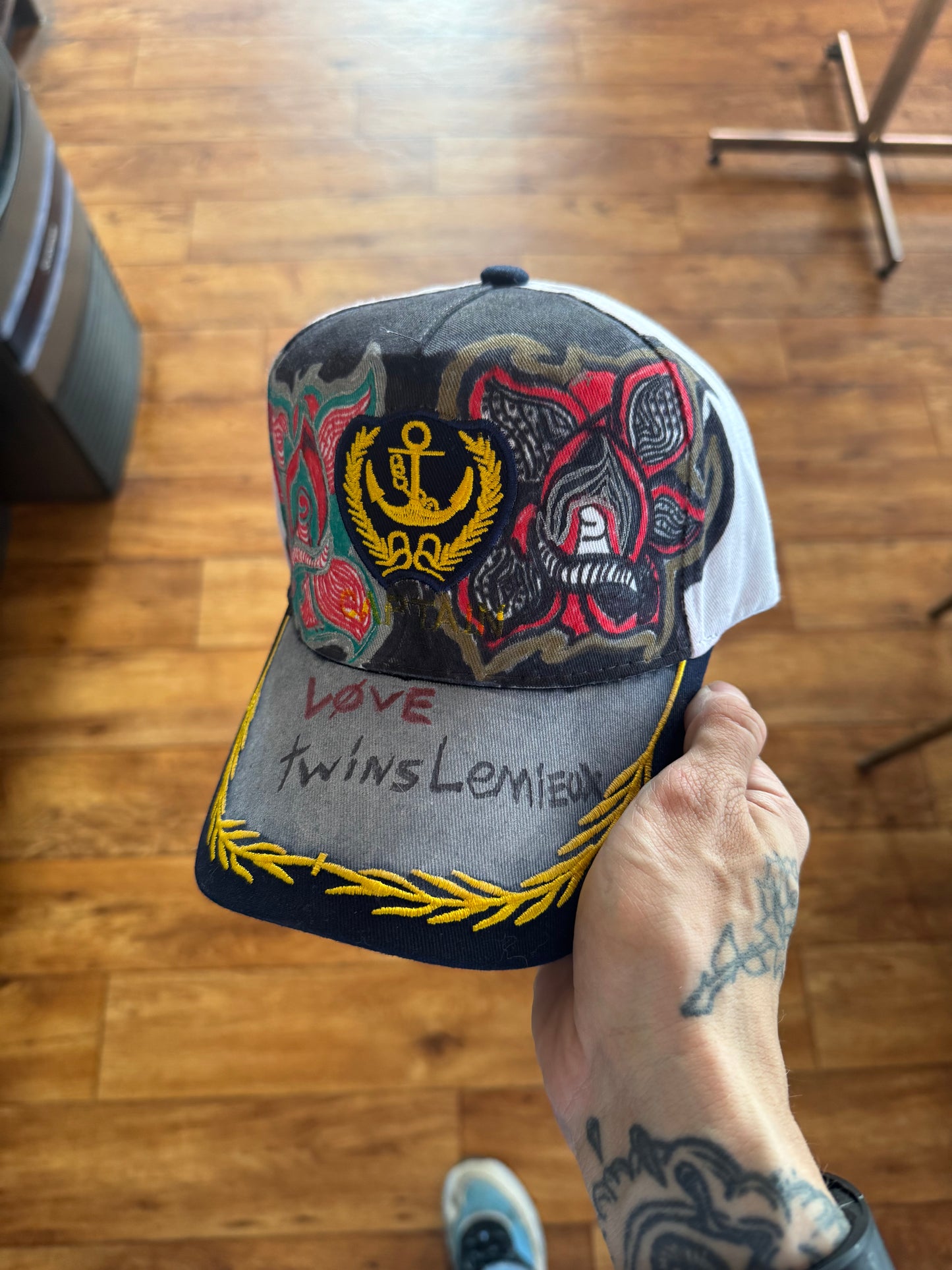 Casquette unique ( fait à la main )