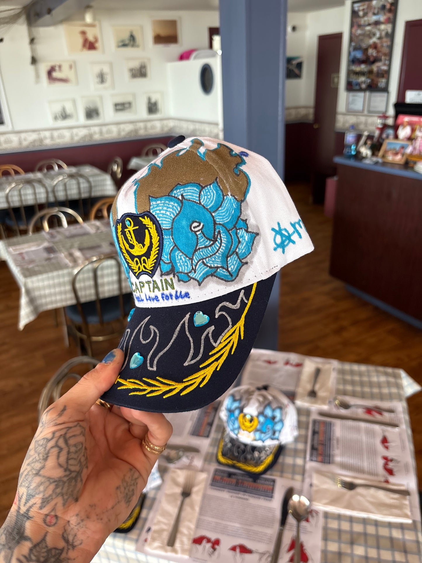 Casquette unique ( fait à la main )