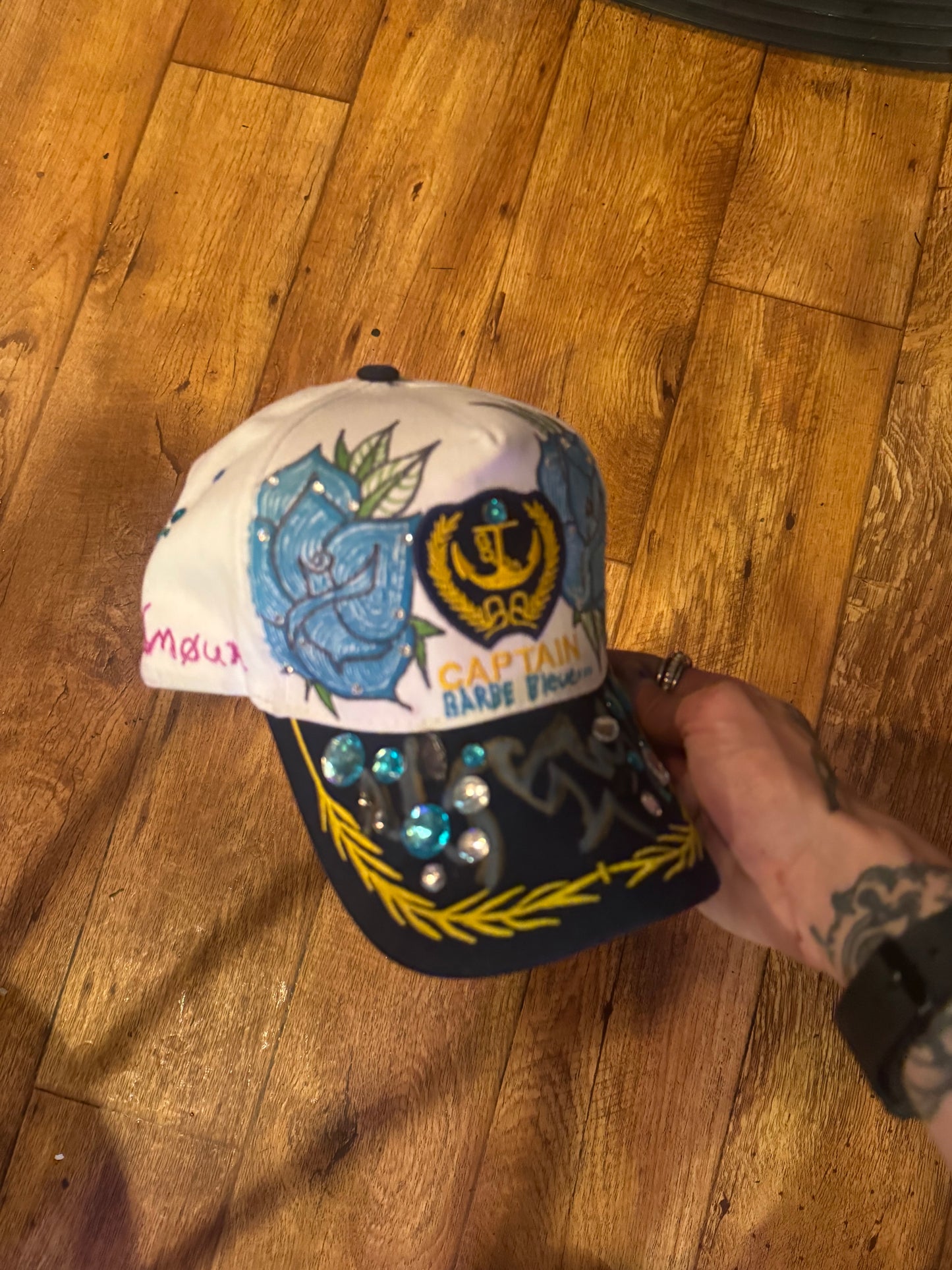 Casquette unique ( fait à la main )