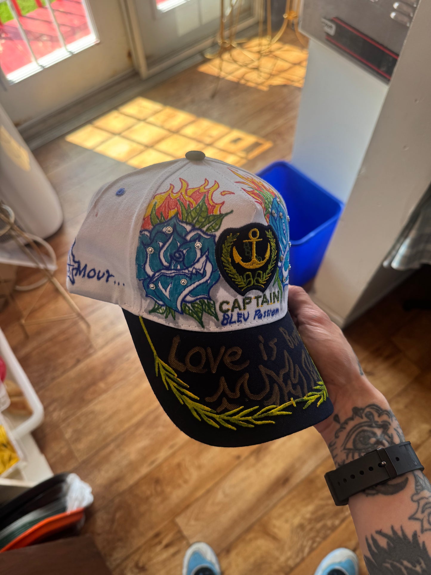 Casquette unique ( fait à la main )