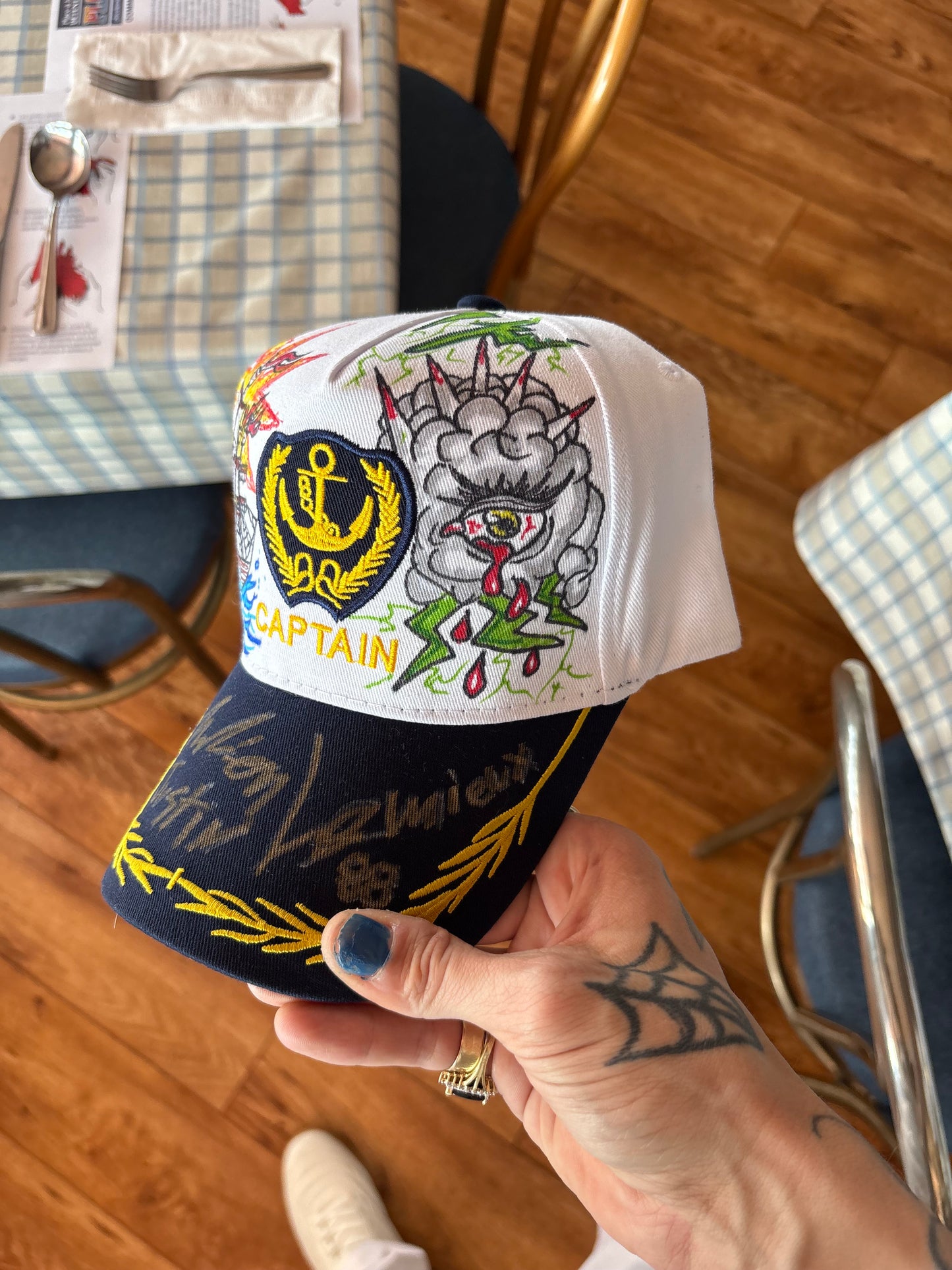 Casquette unique ( fait à la main )