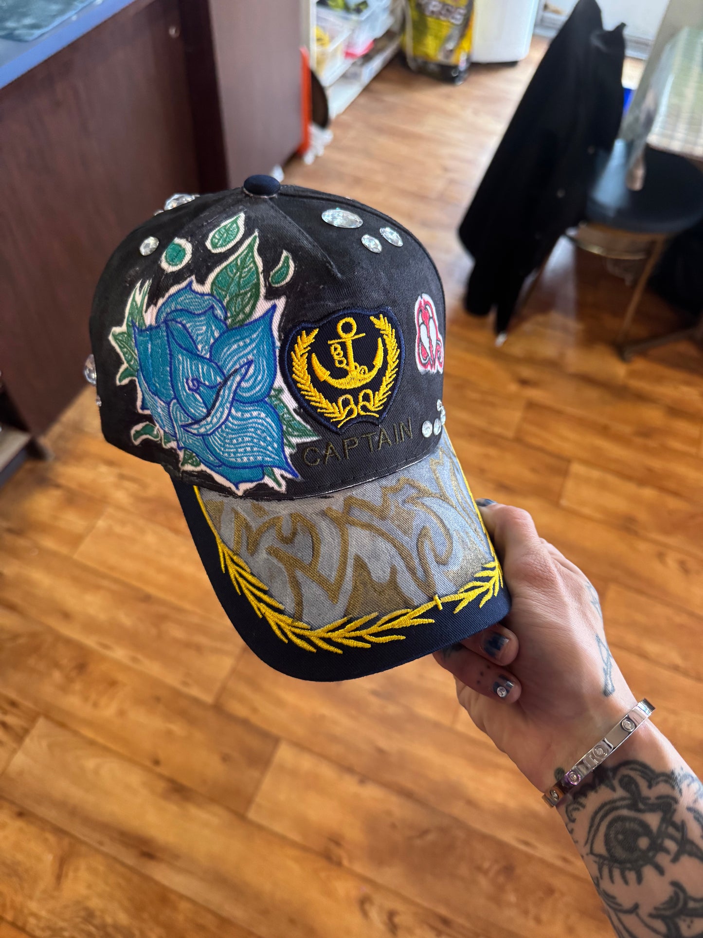 Casquette unique ( fait à la main )