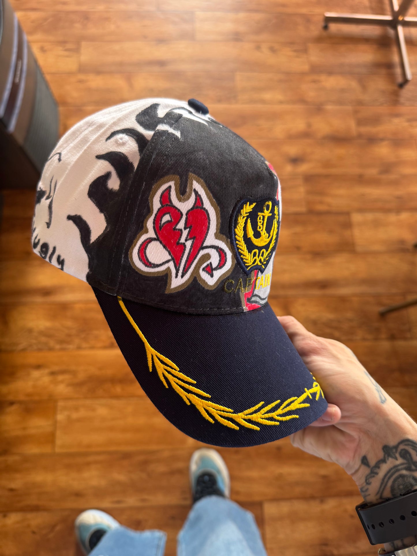 Casquette unique ( fait à la main )